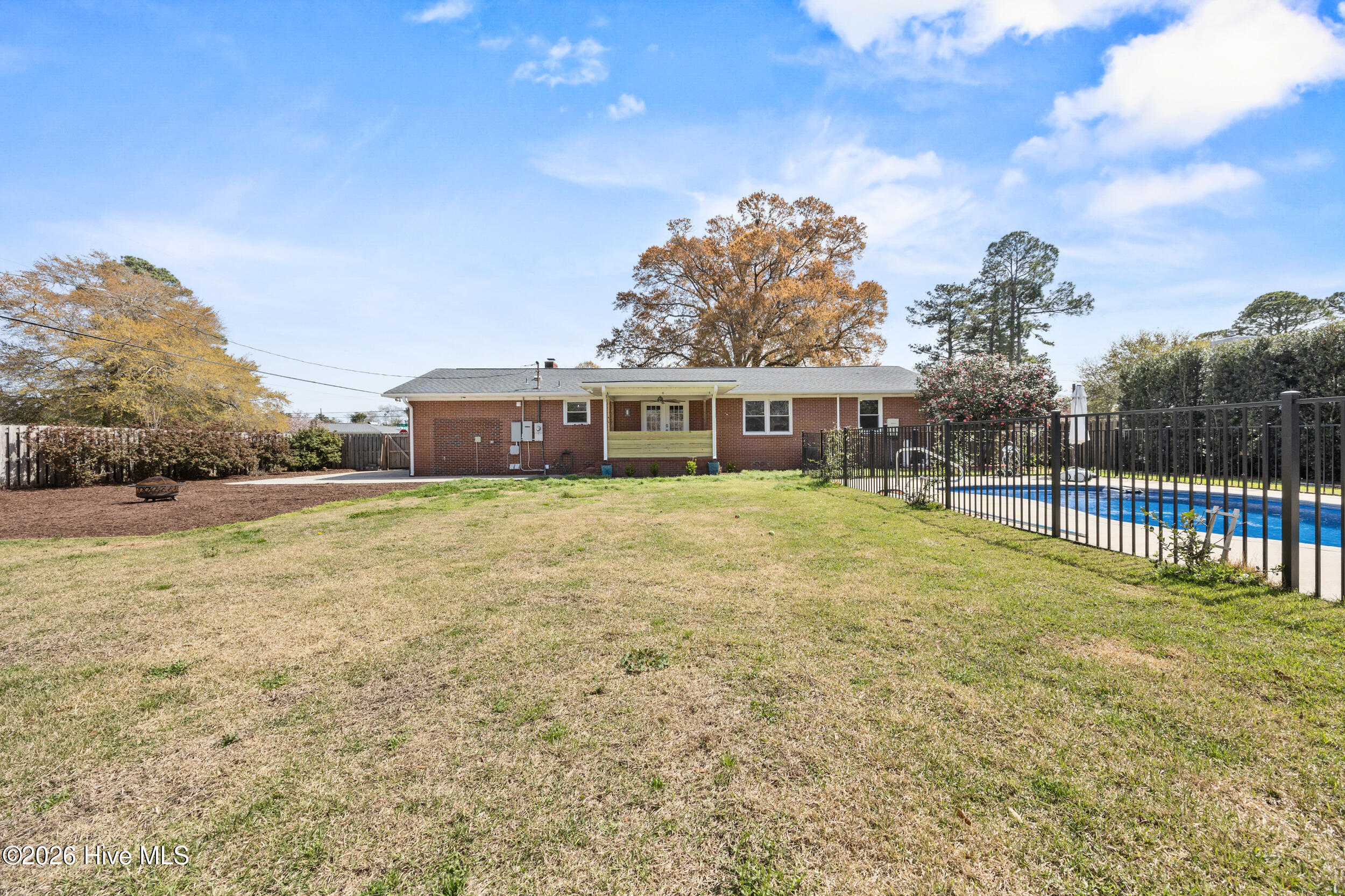 100561764 | Photo 32