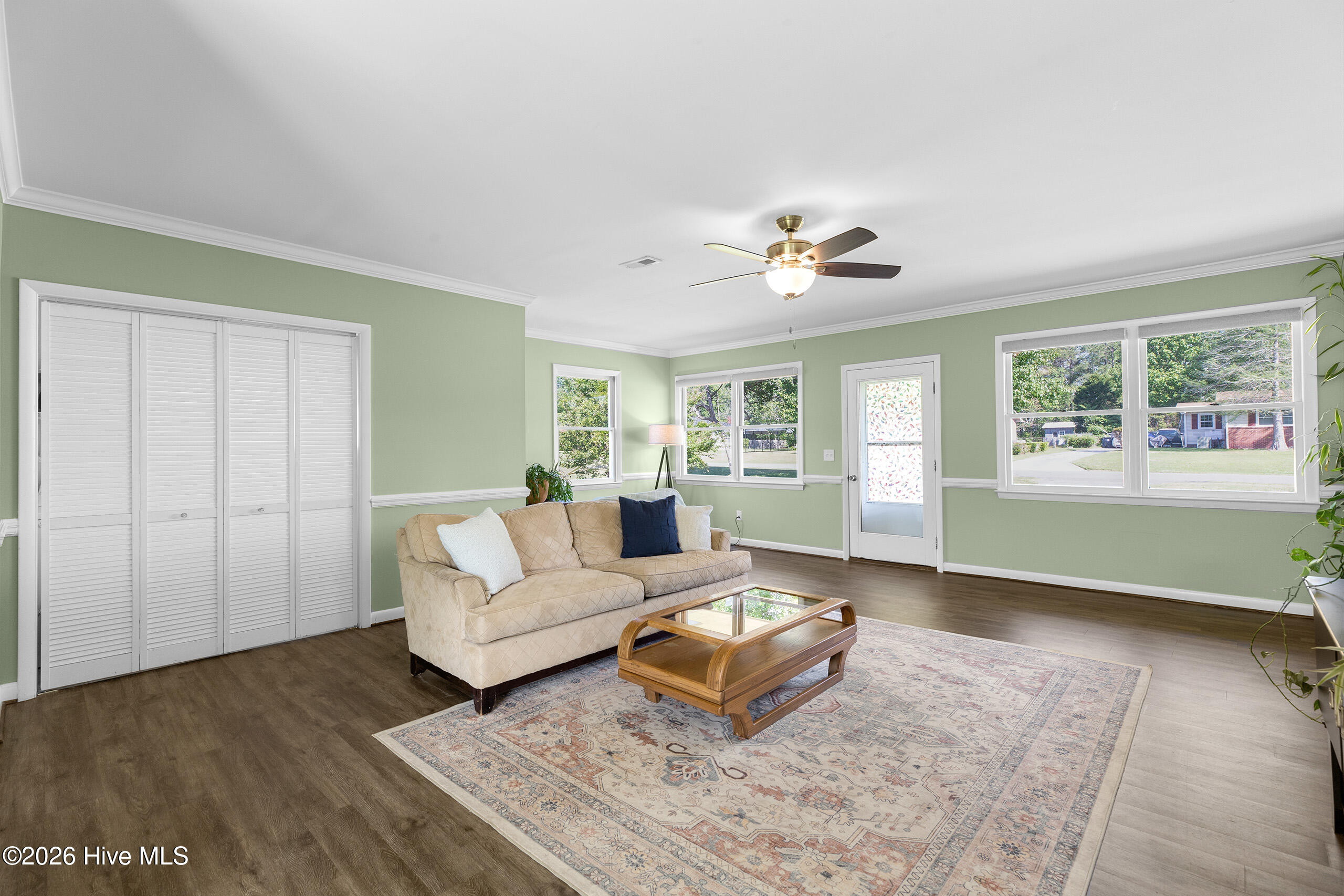 100567533 | Photo 15