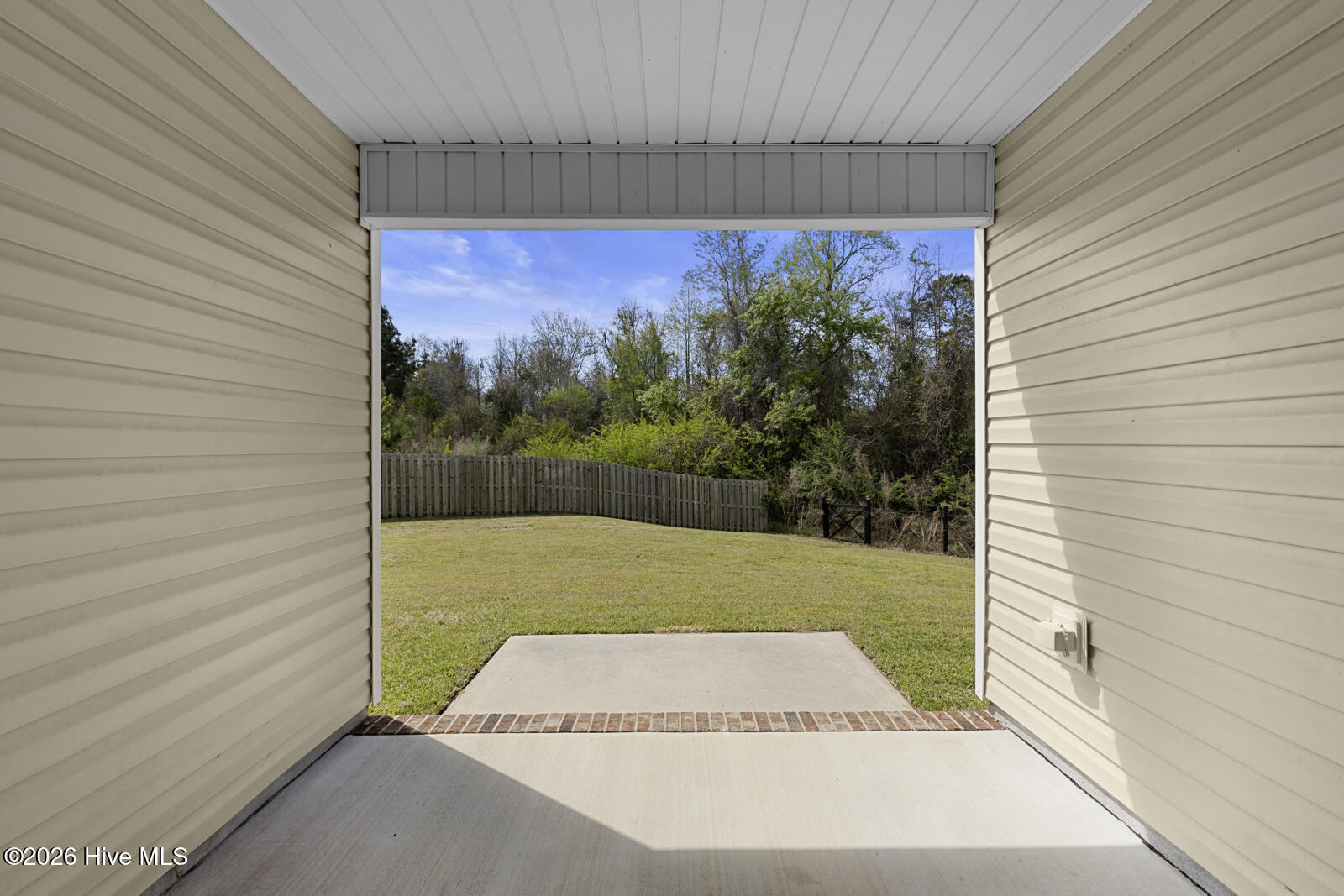 100563691 | Photo 22