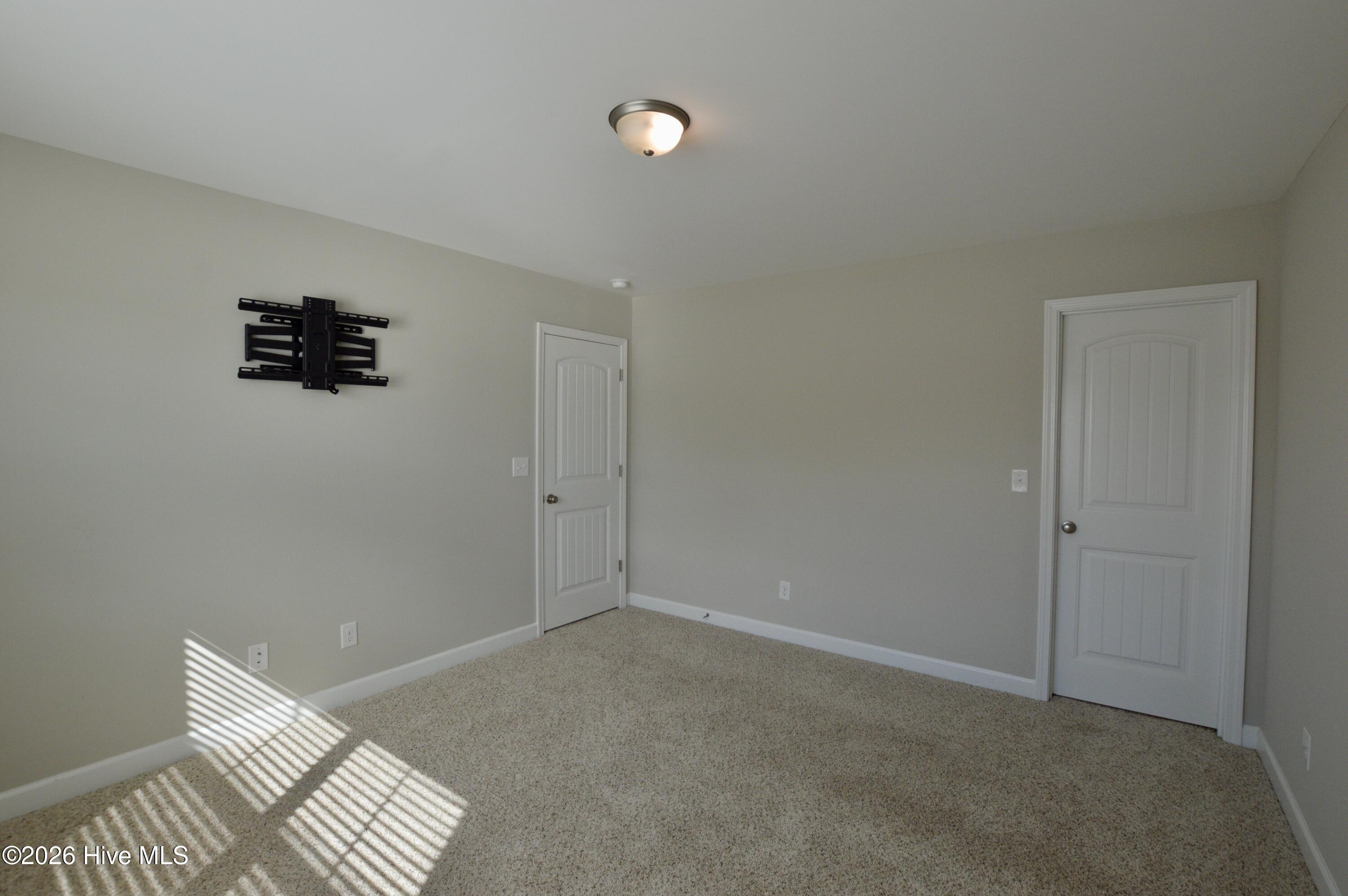 100562779 | Photo 26