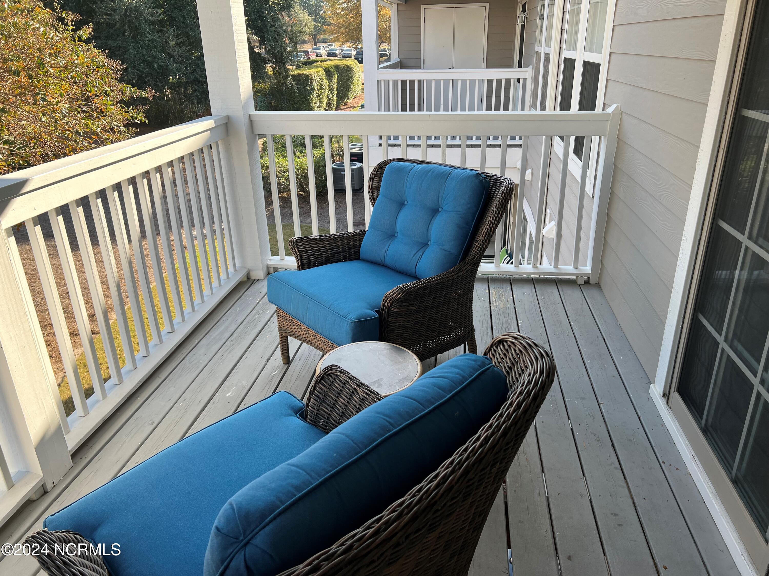 100560867 | Photo 31