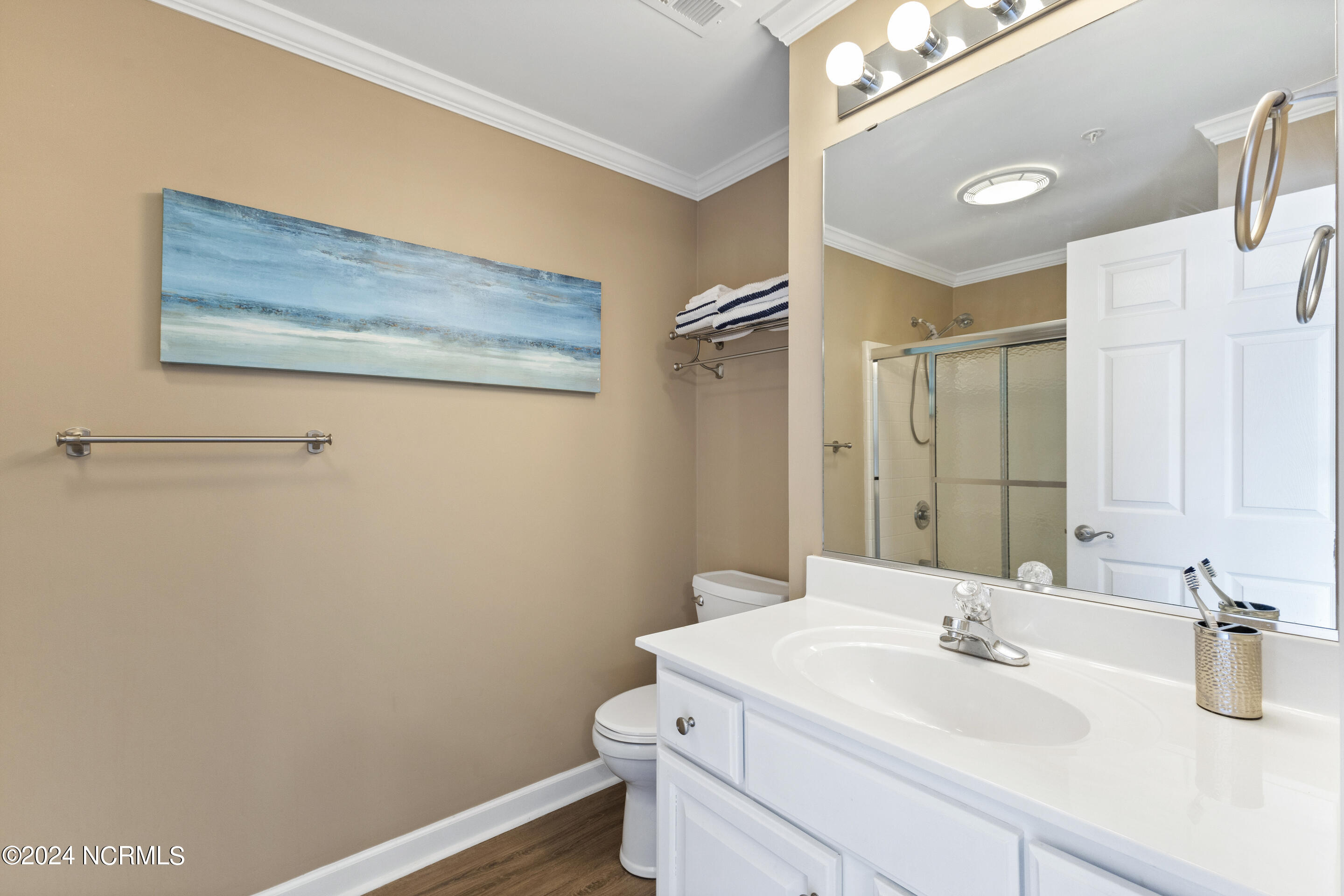 100461581 | Photo 23