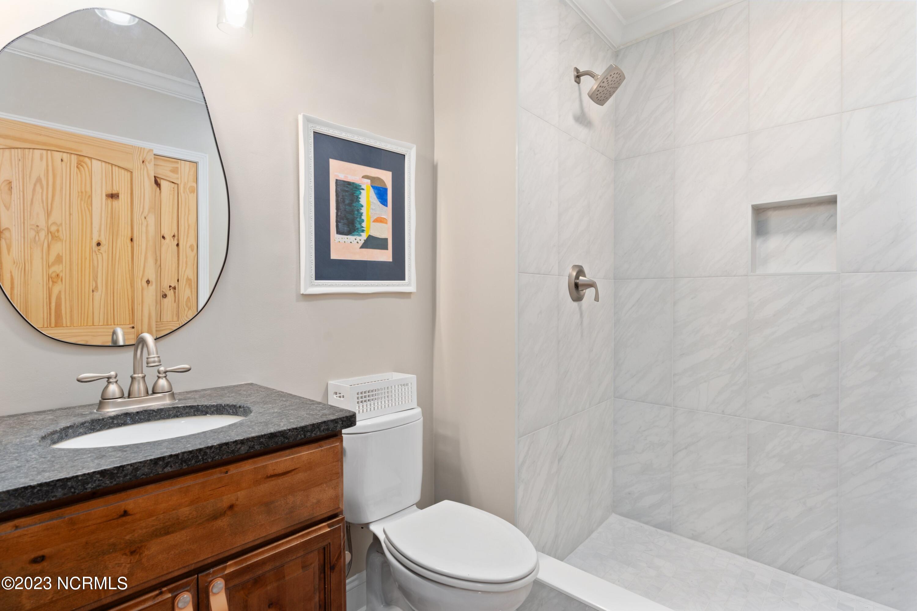 100559919 | Photo 28