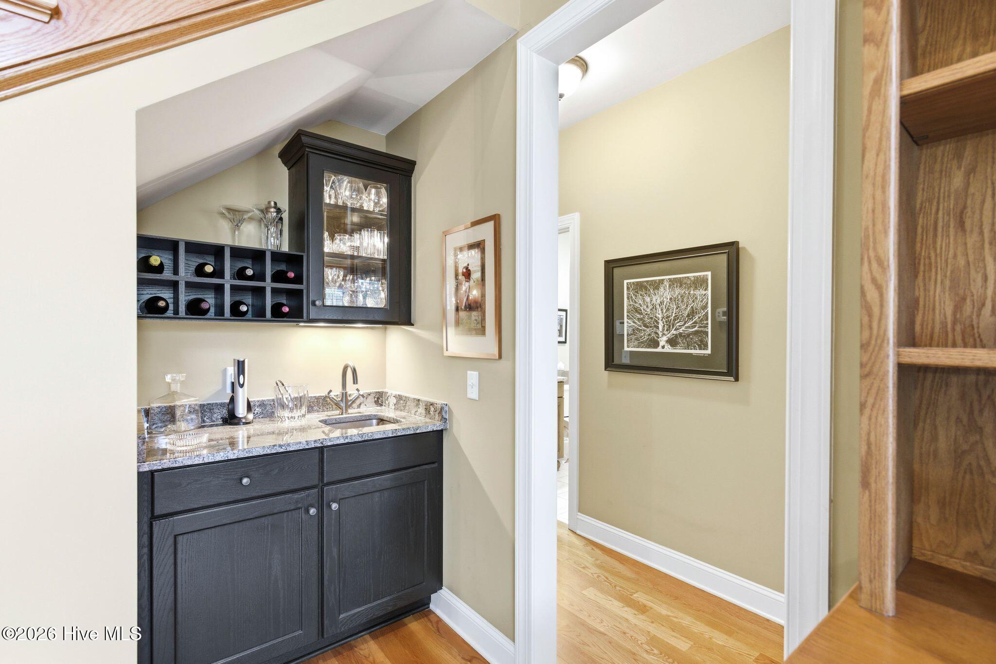 100564231 | Photo 16