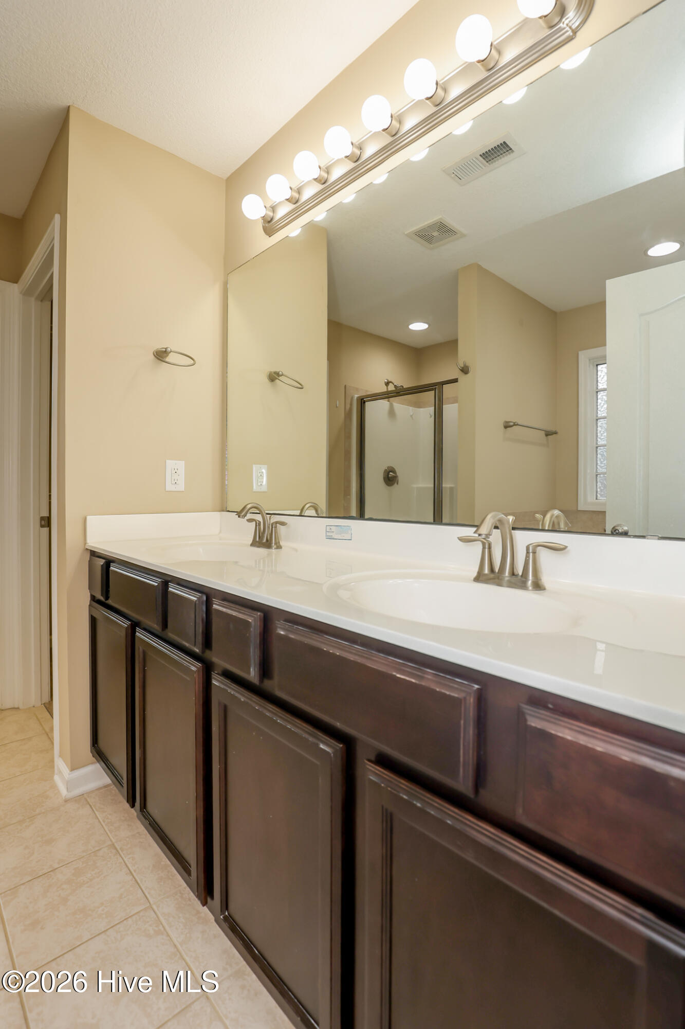 100562505 | Photo 30