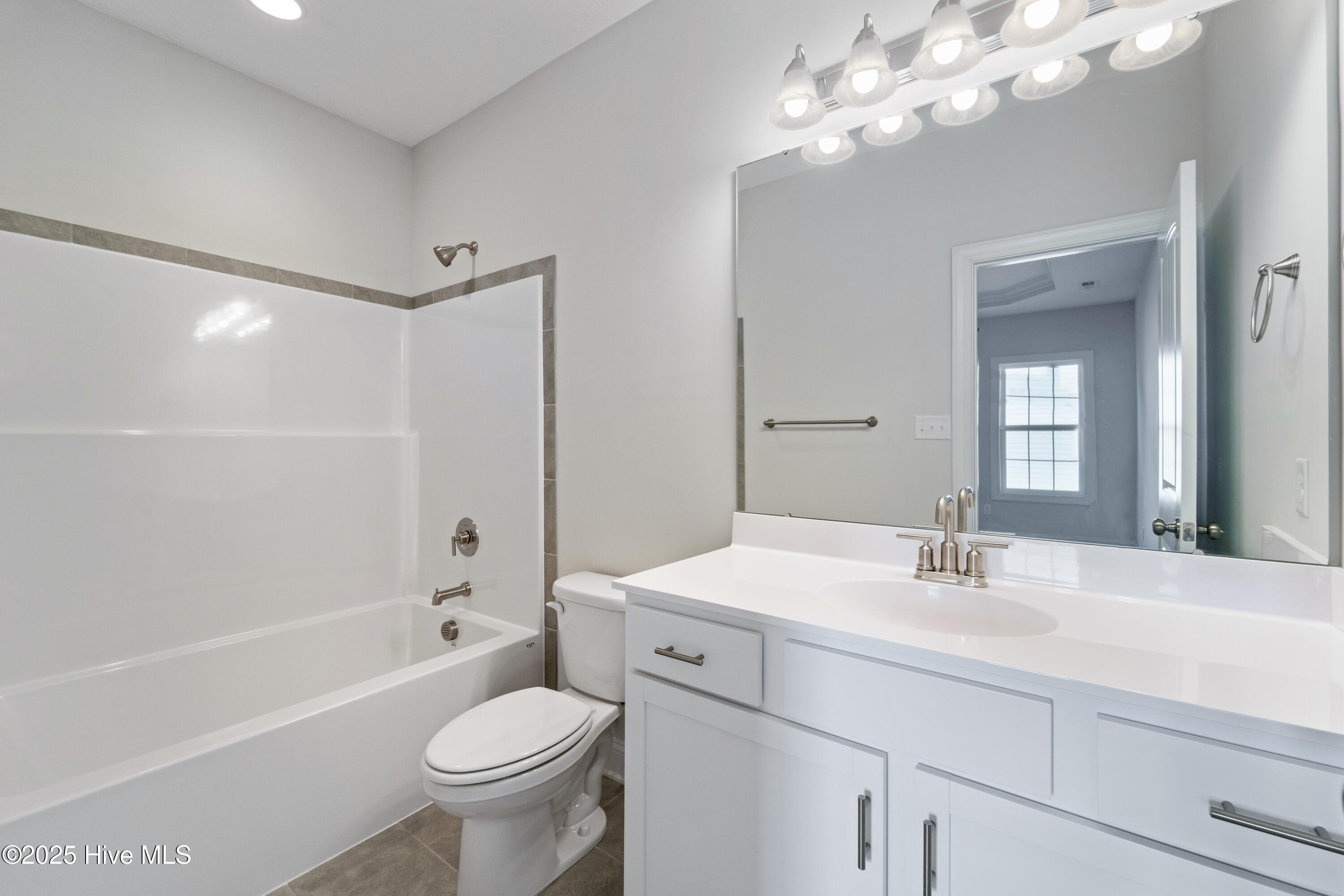 100512578 | Photo 21