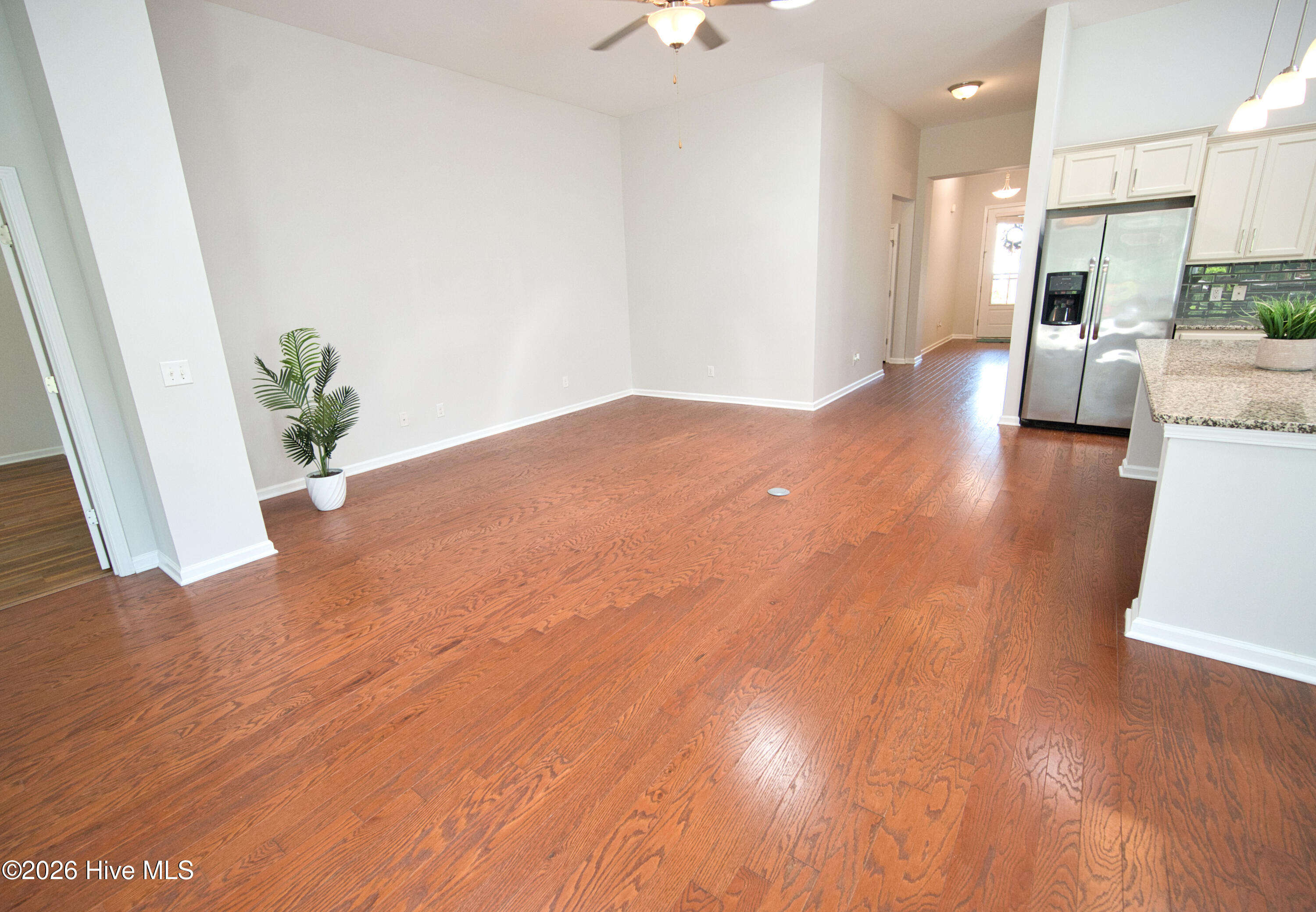 100569756 | Photo 44