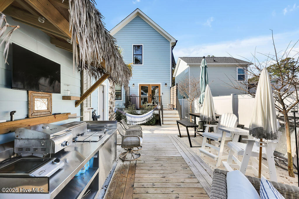 100549041 | Photo 49