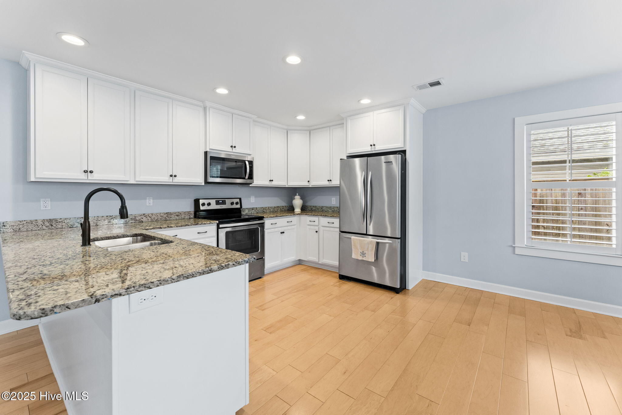 100538896 | Photo 12