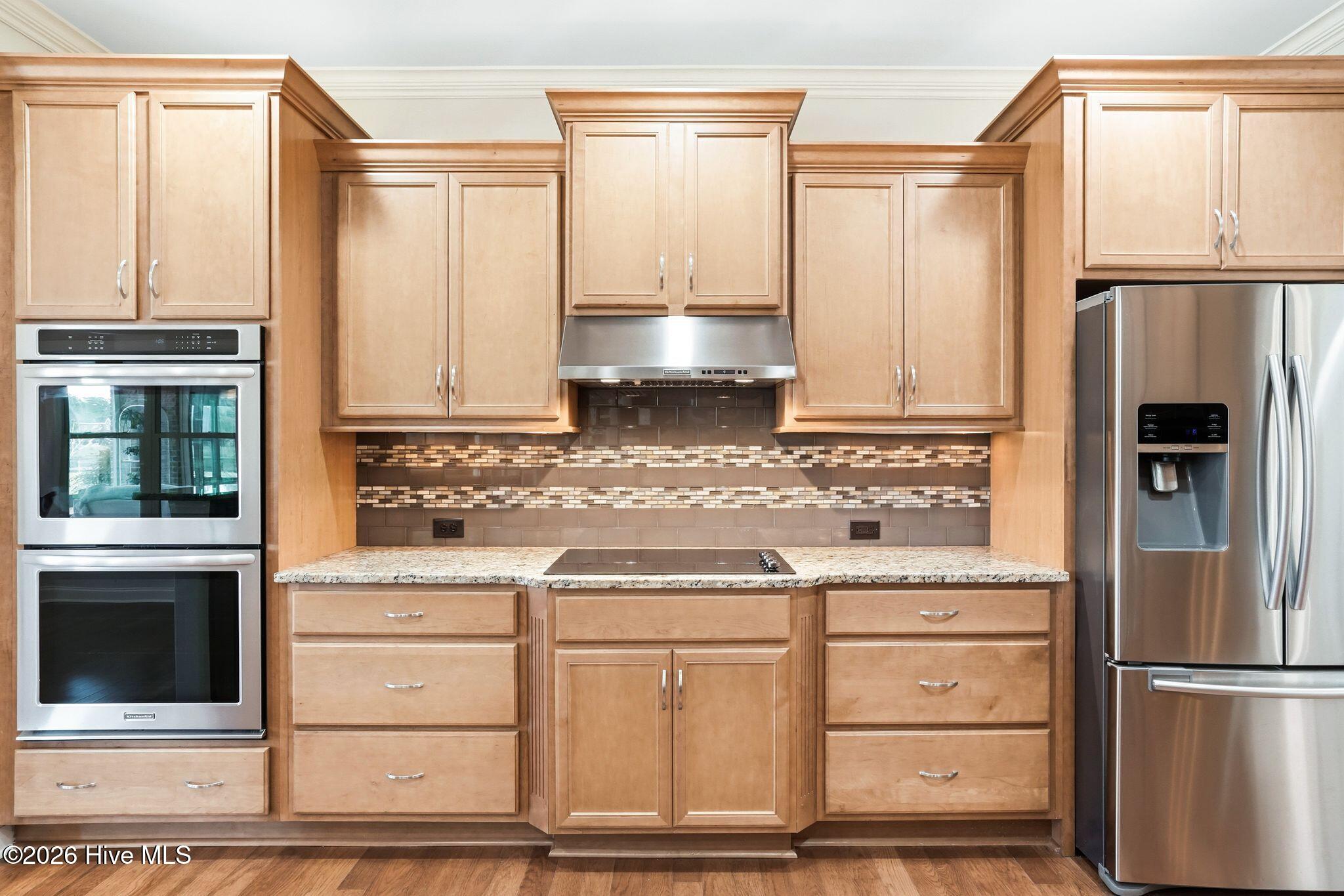 100565235 | Photo 18