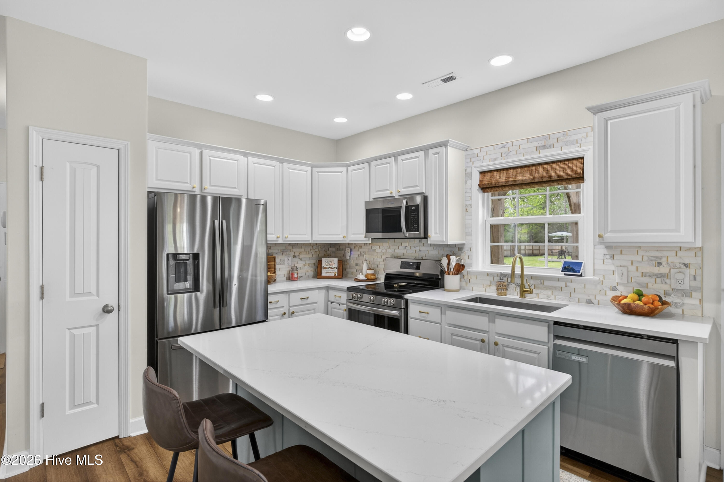 100565225 | Photo 22