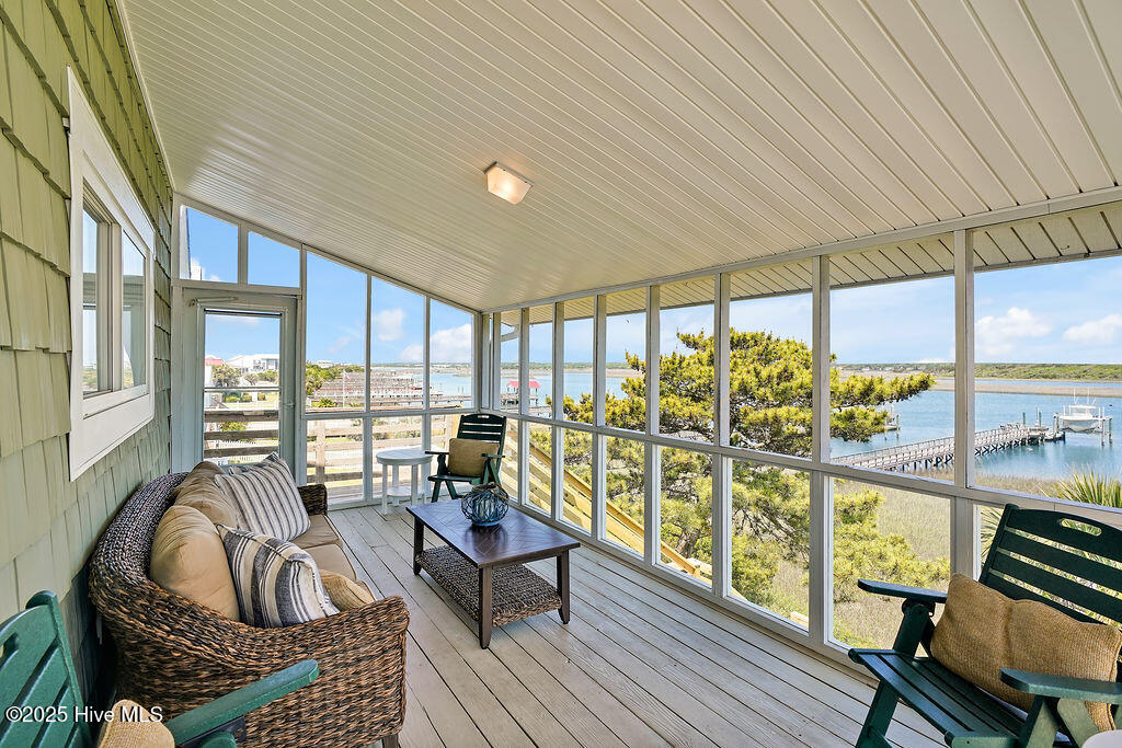 100508979 | Photo 67