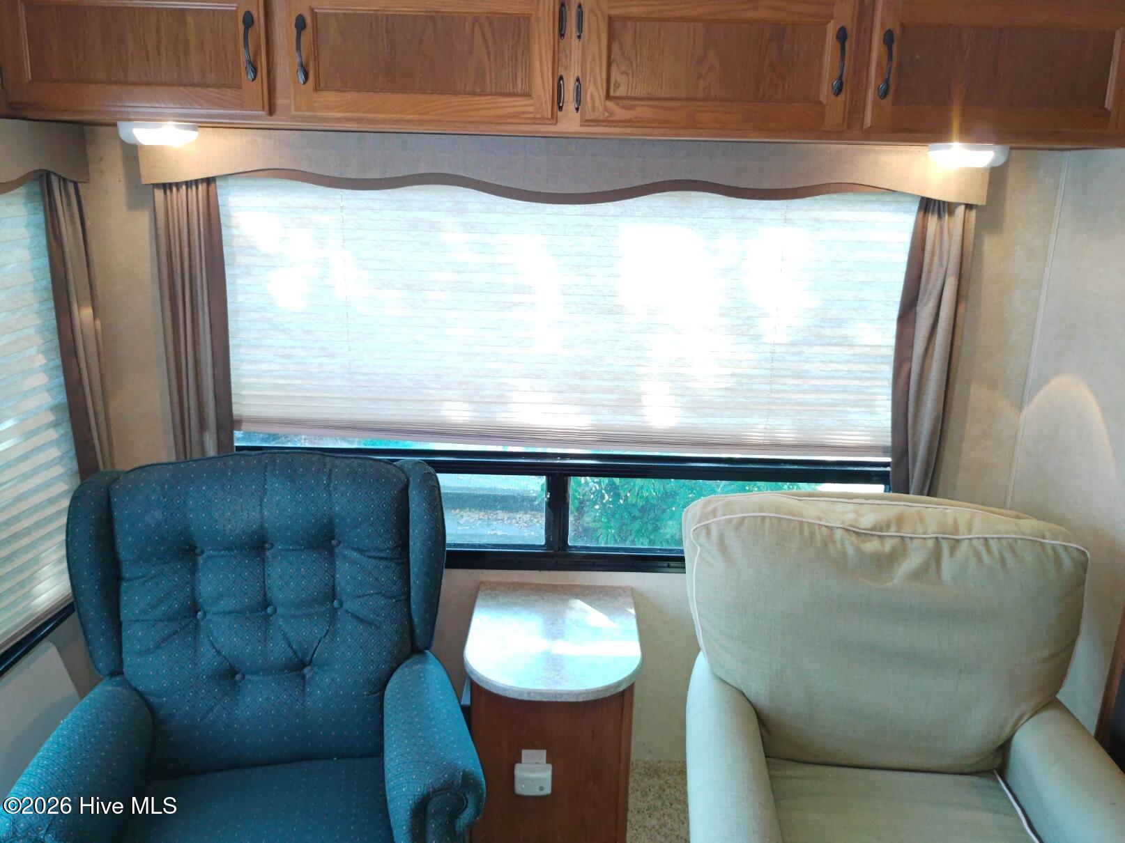 100567863 | Photo 29