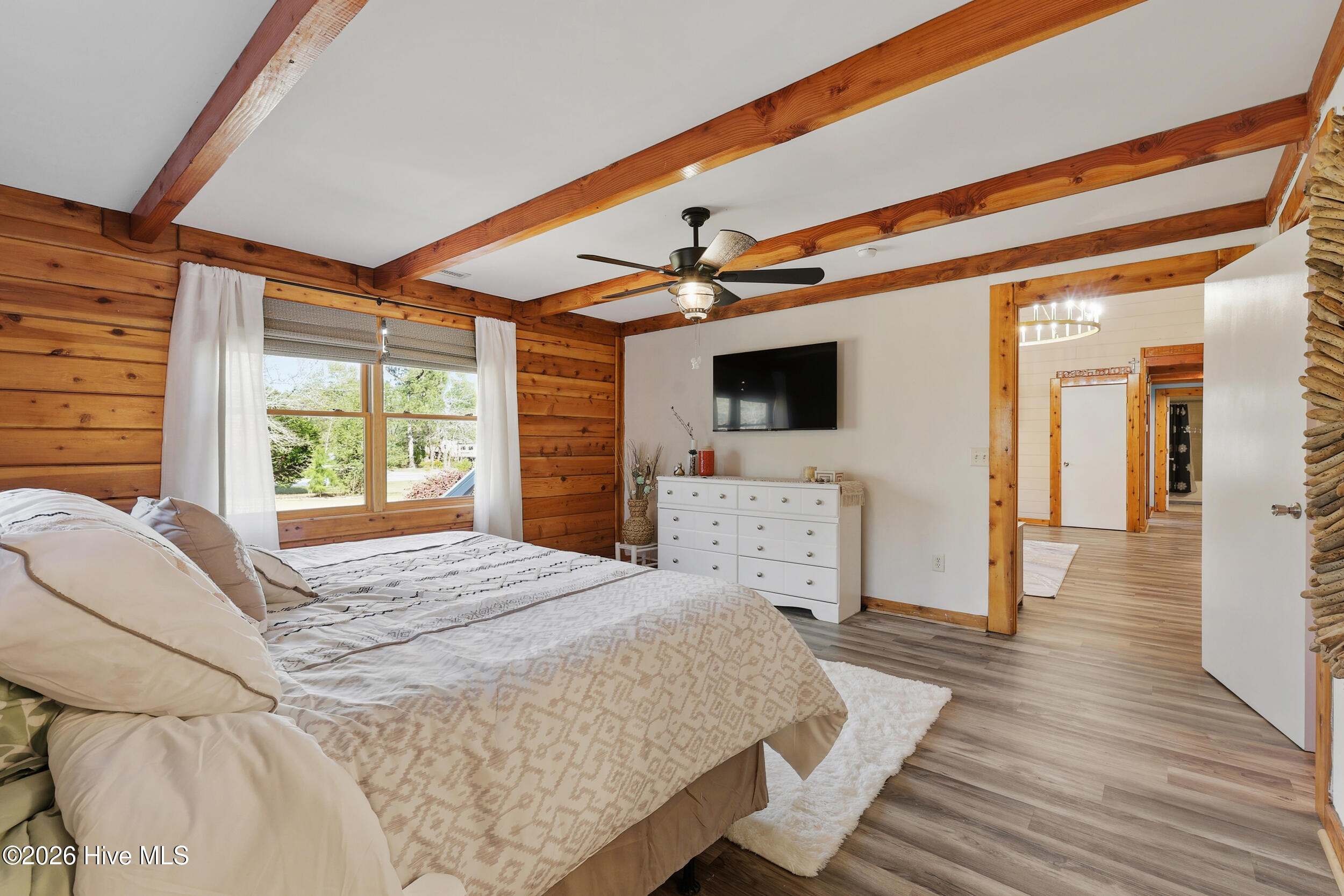 100563563 | Photo 21