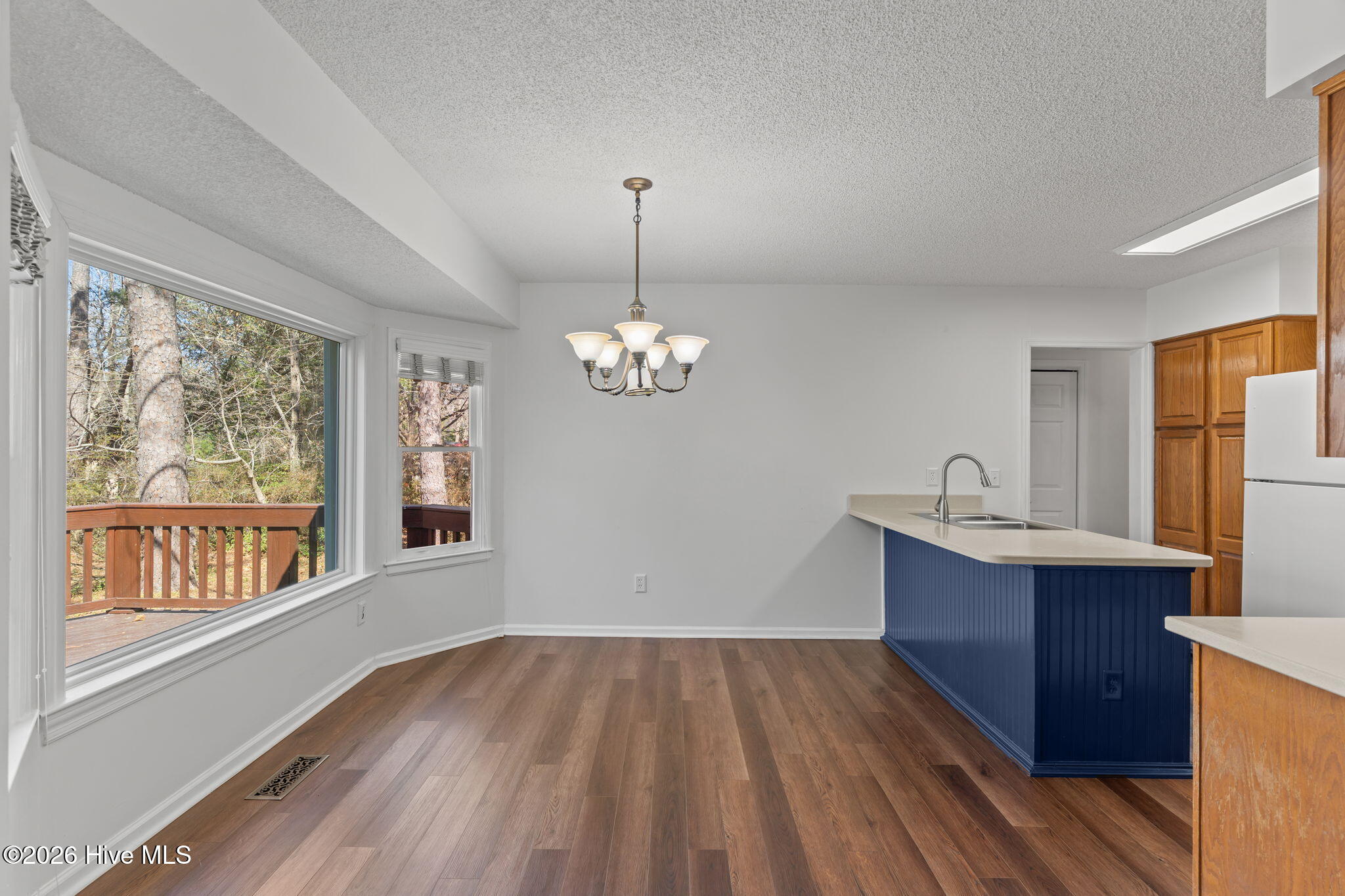 100556740 | Photo 12