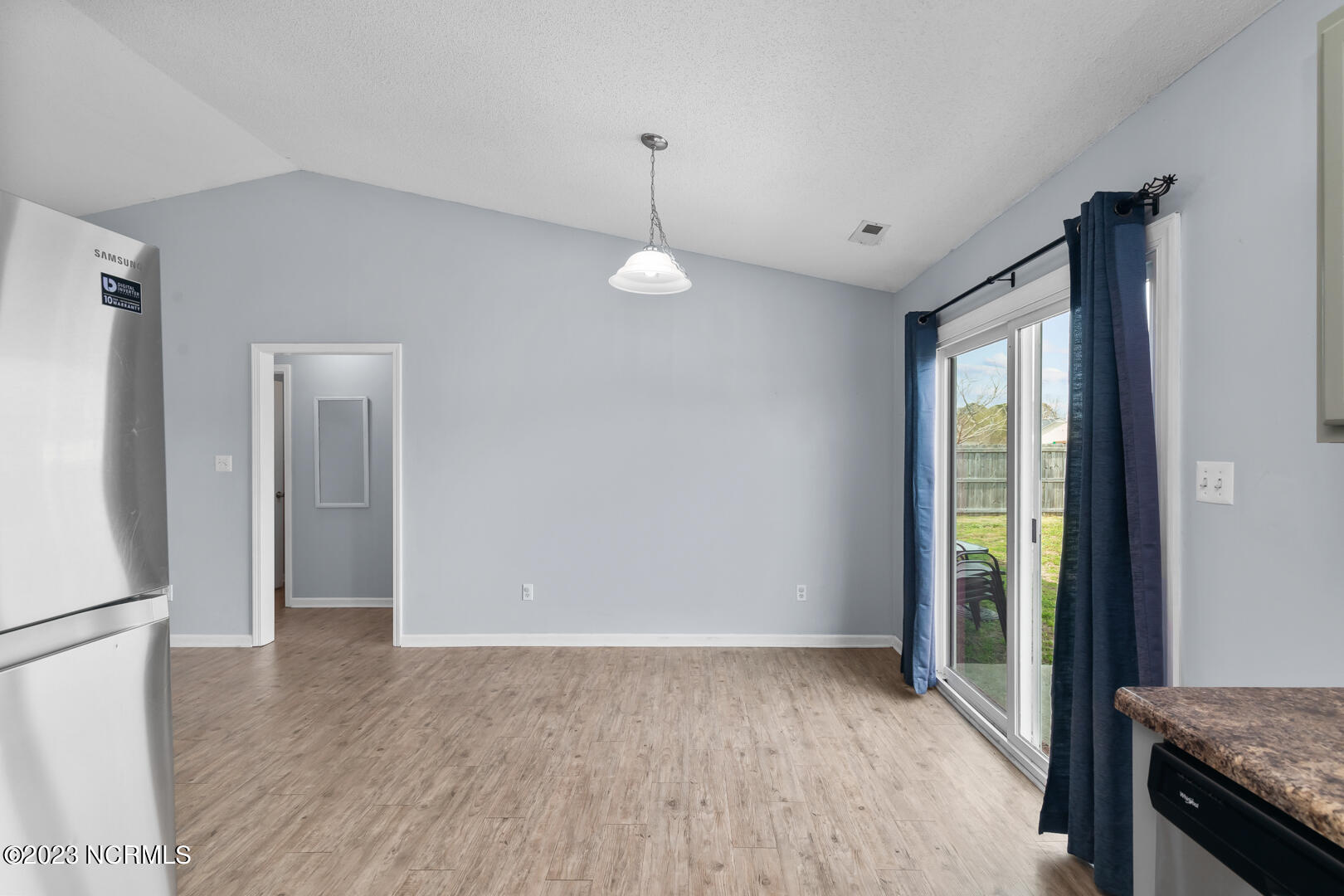 100542320 | Photo 13