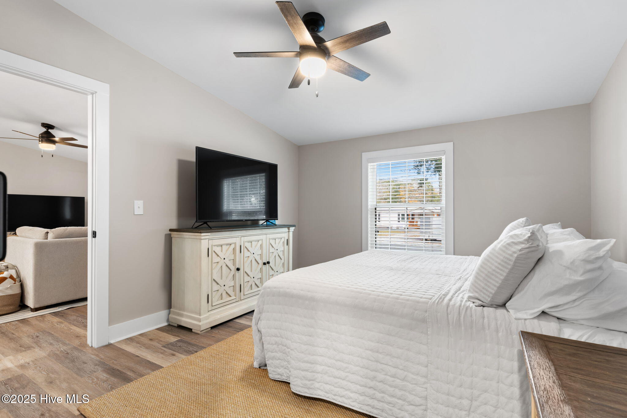 100545066 | Photo 20