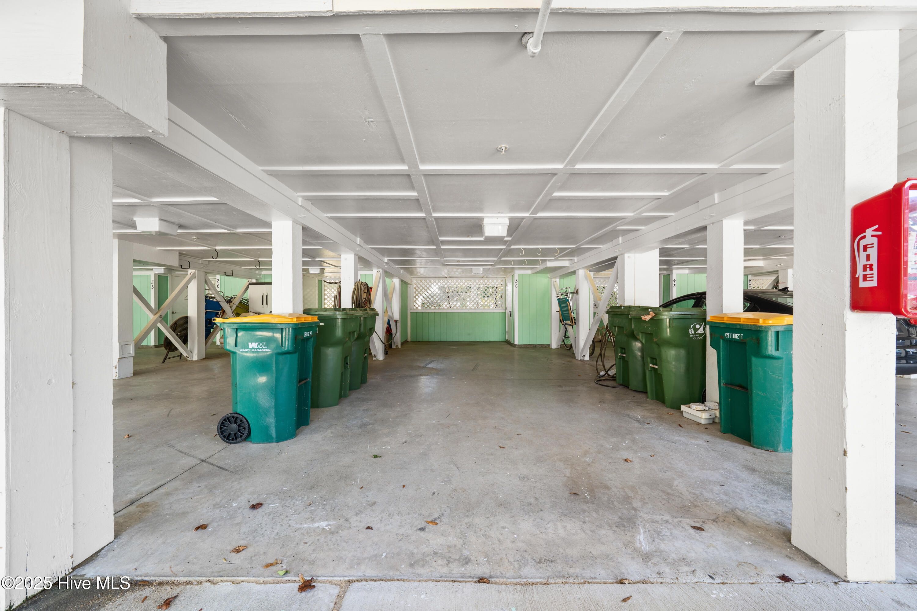 100562977 | Photo 54