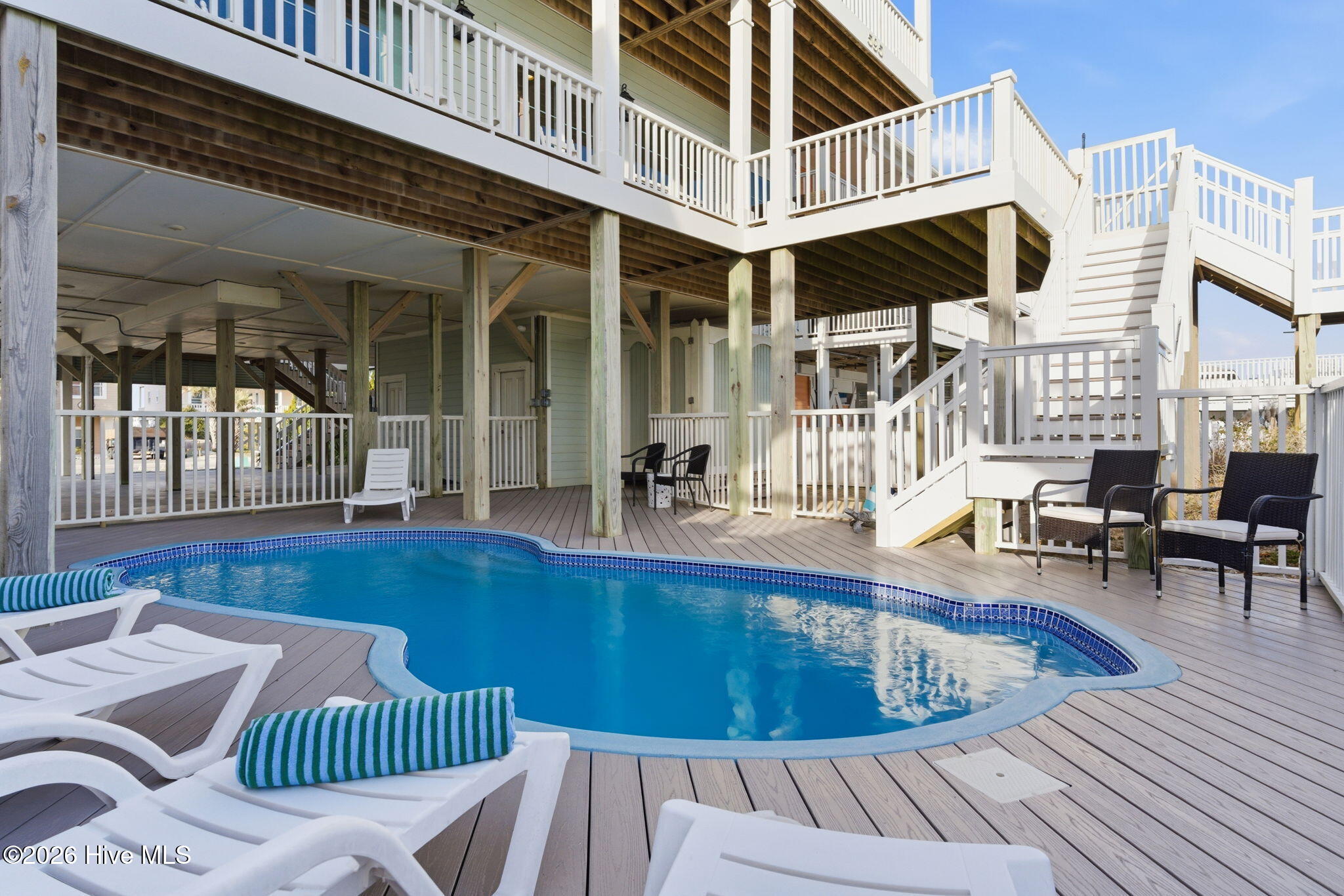 100555473 | Photo 52