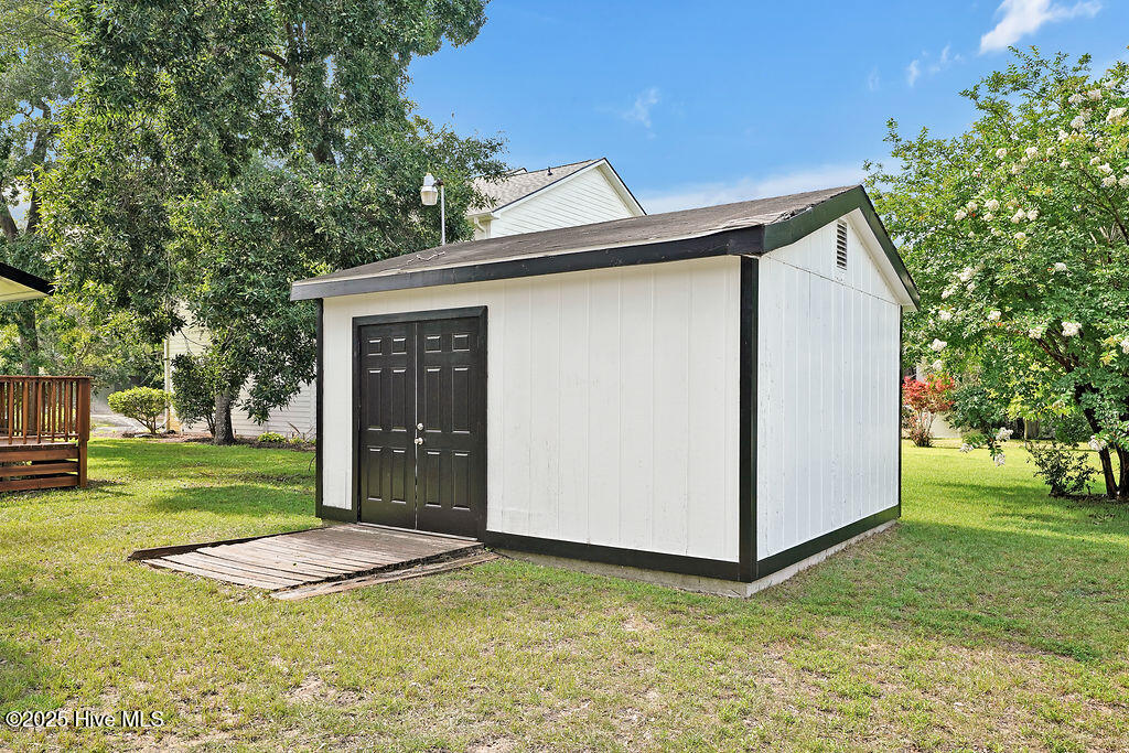 100570405 | Photo 43