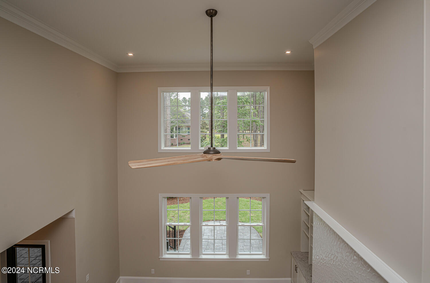 100518368 | Photo 72