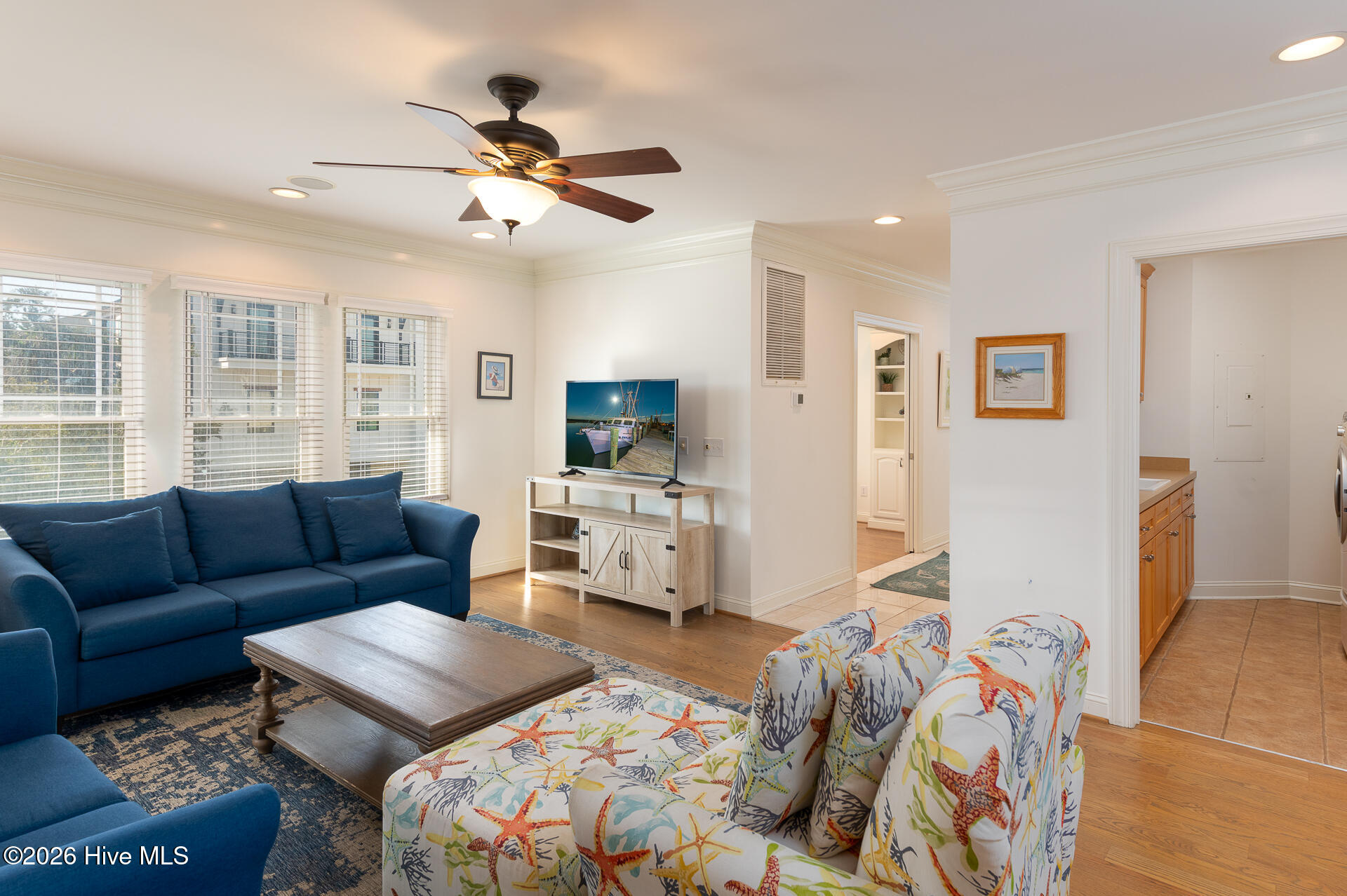 100562037 | Photo 20