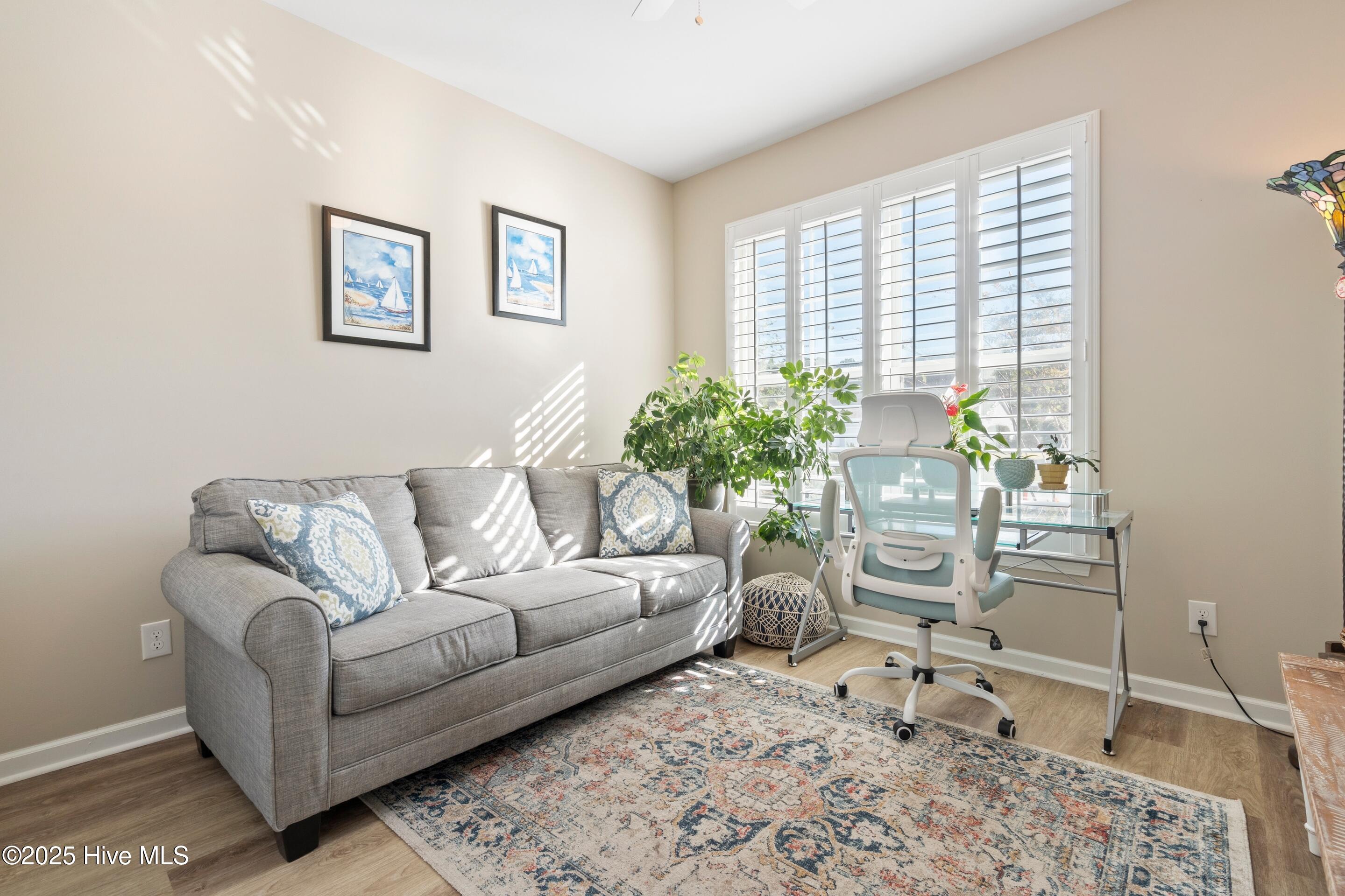 100537197 | Photo 32