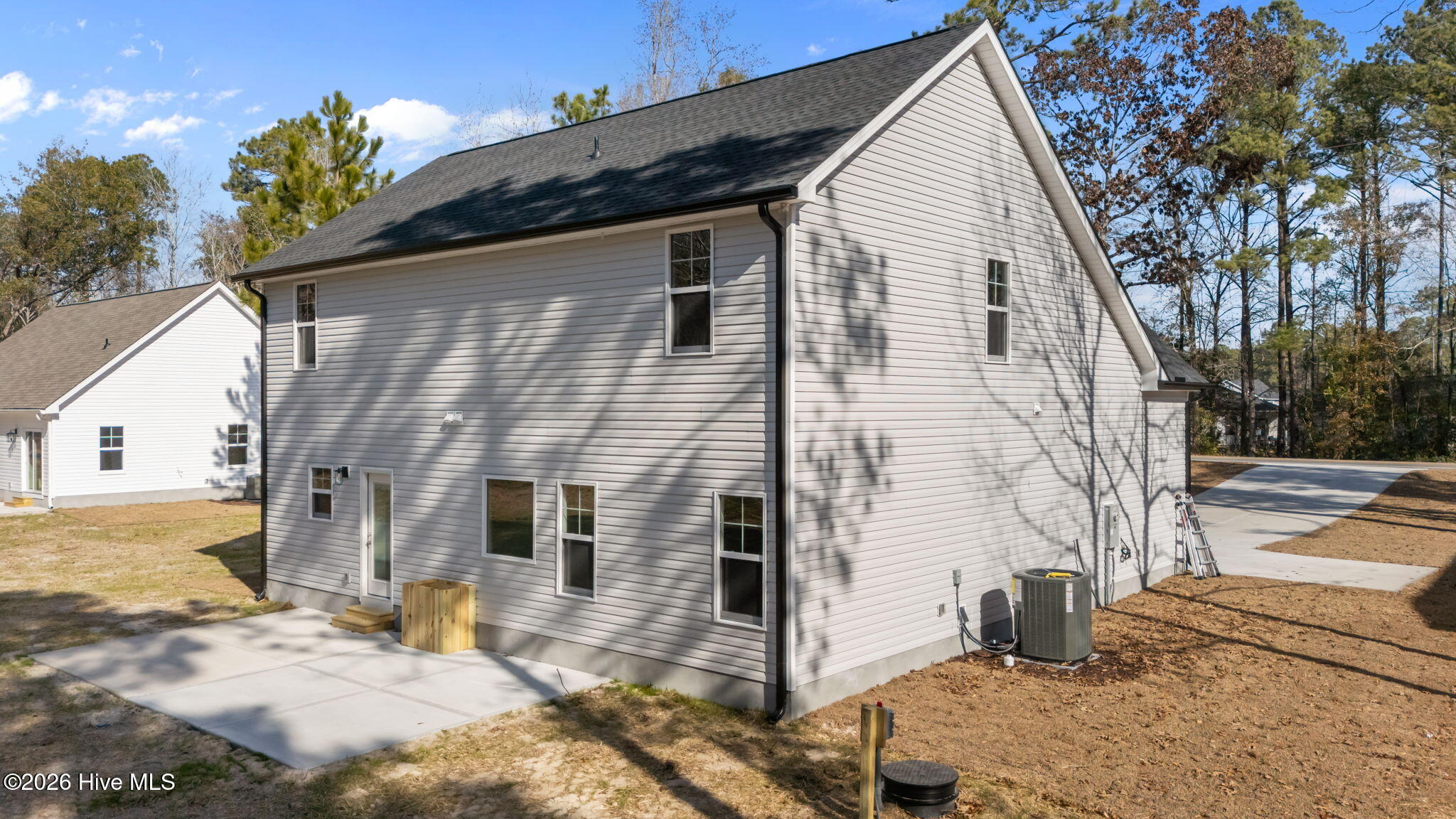 100528698 | Photo 36