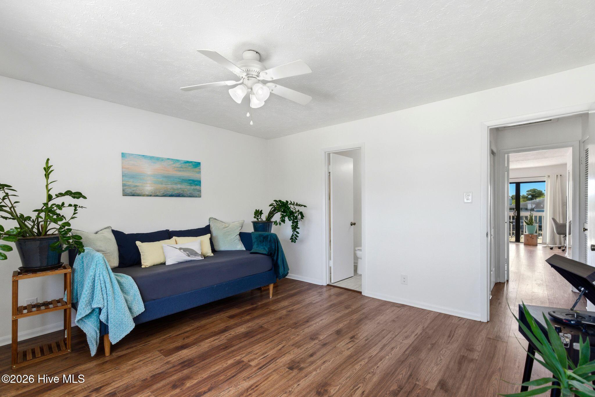 100568885 | Photo 29