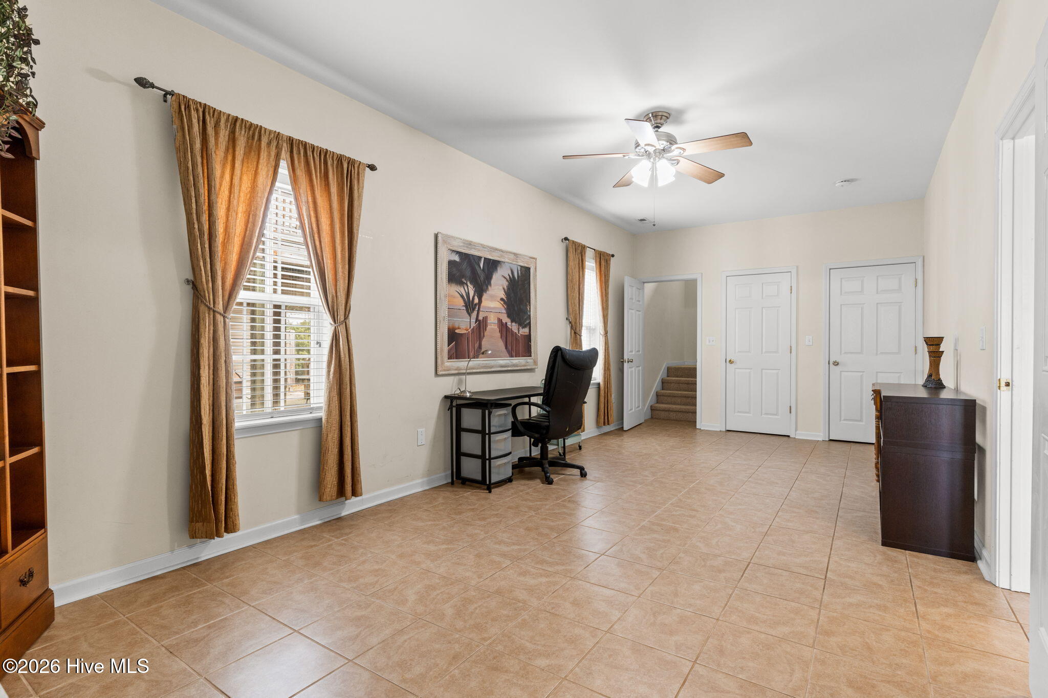 100560273 | Photo 37