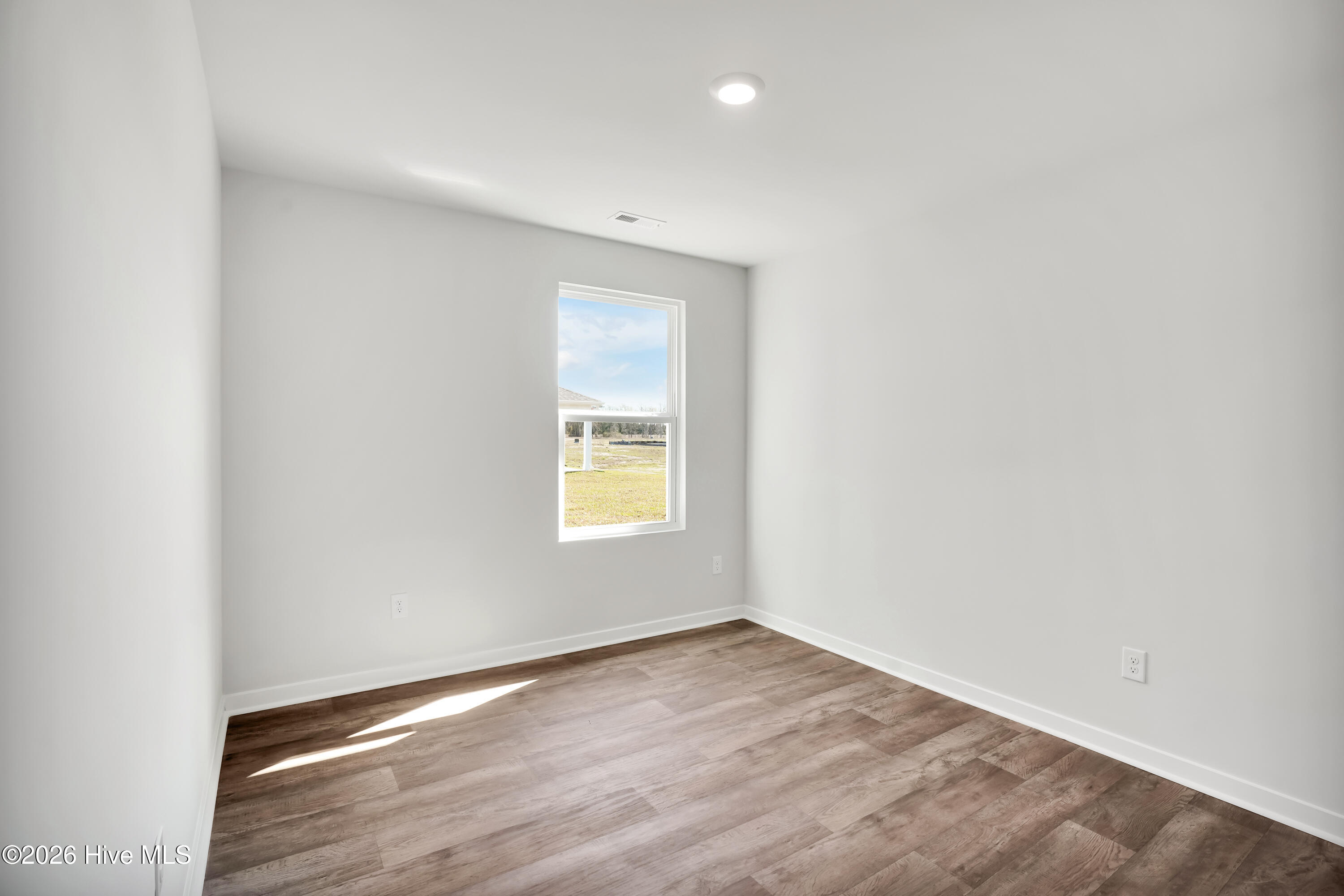 100545392 | Photo 21