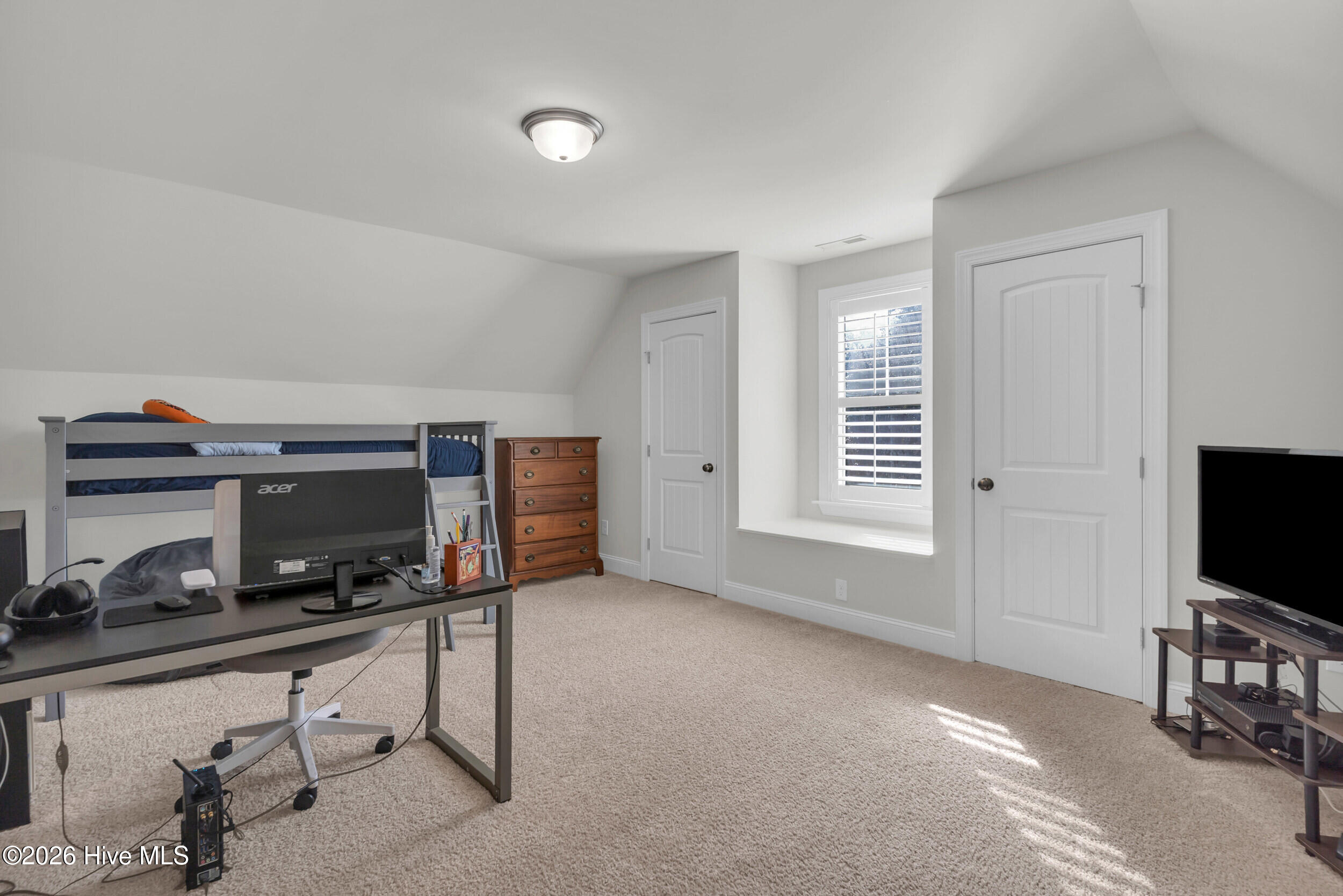 100548282 | Photo 17