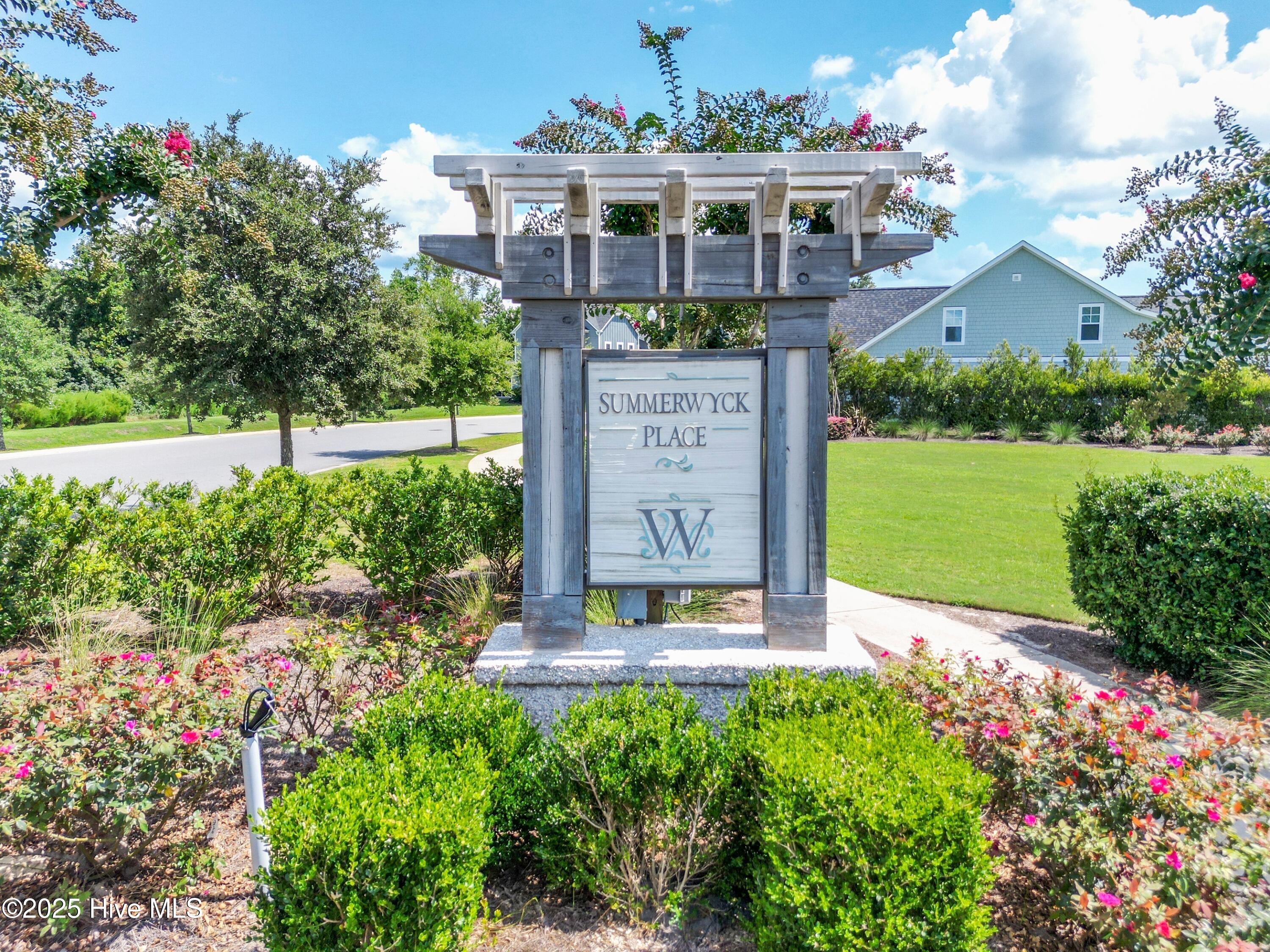 100527219 | Photo 67