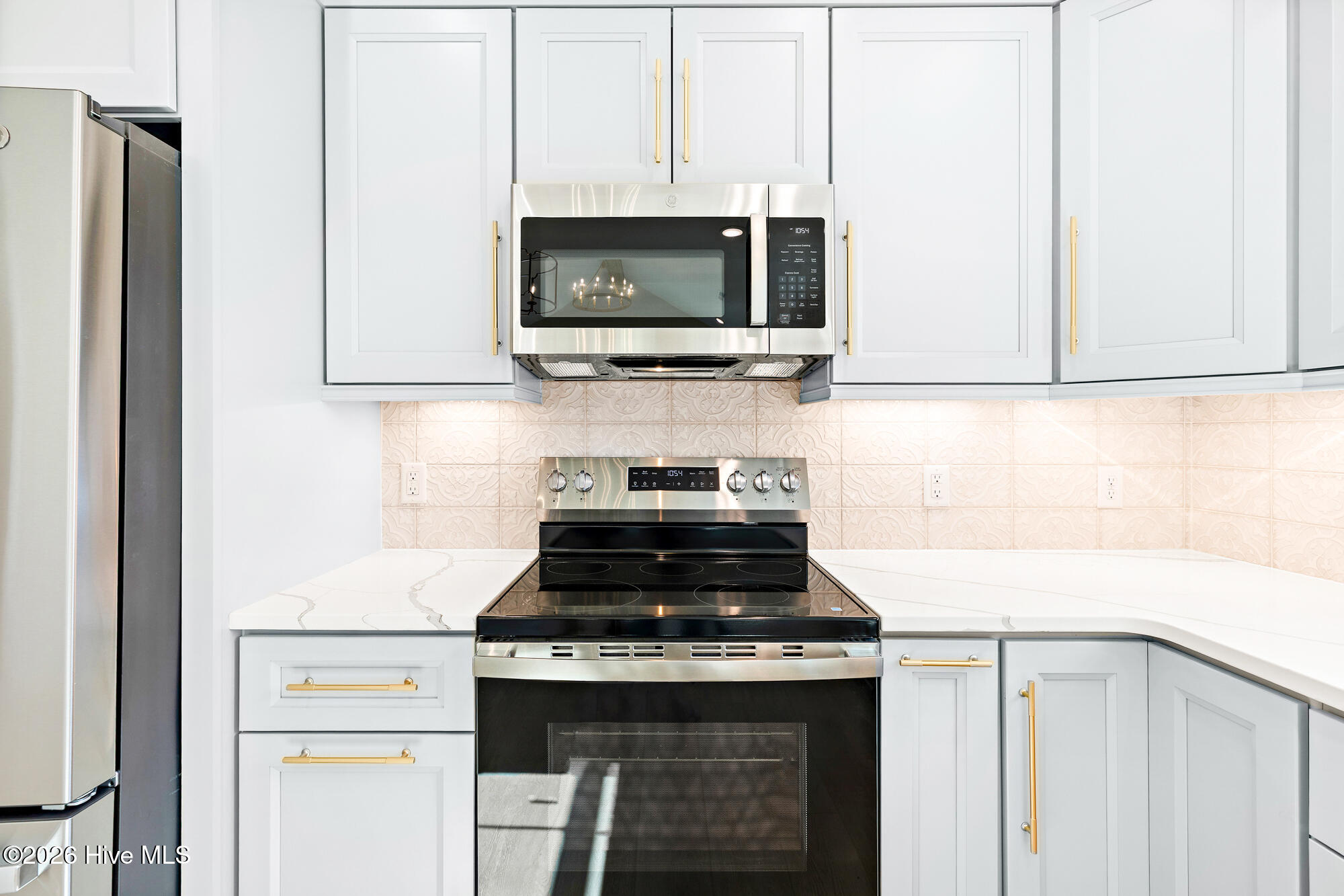 100561185 | Photo 17