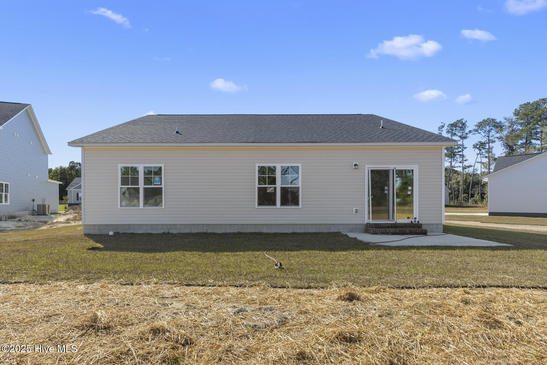 100540175 | Photo 25