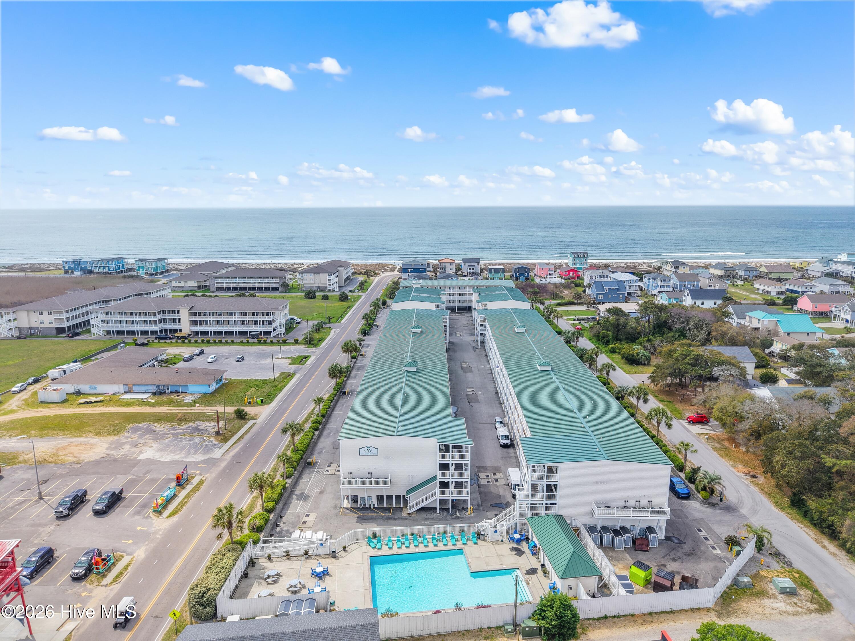 100564870 | Photo 28