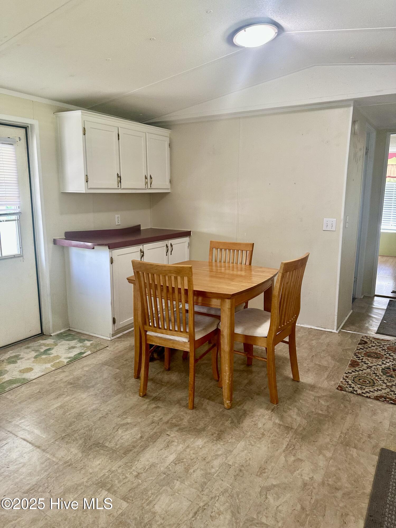 100512329 | Photo 16