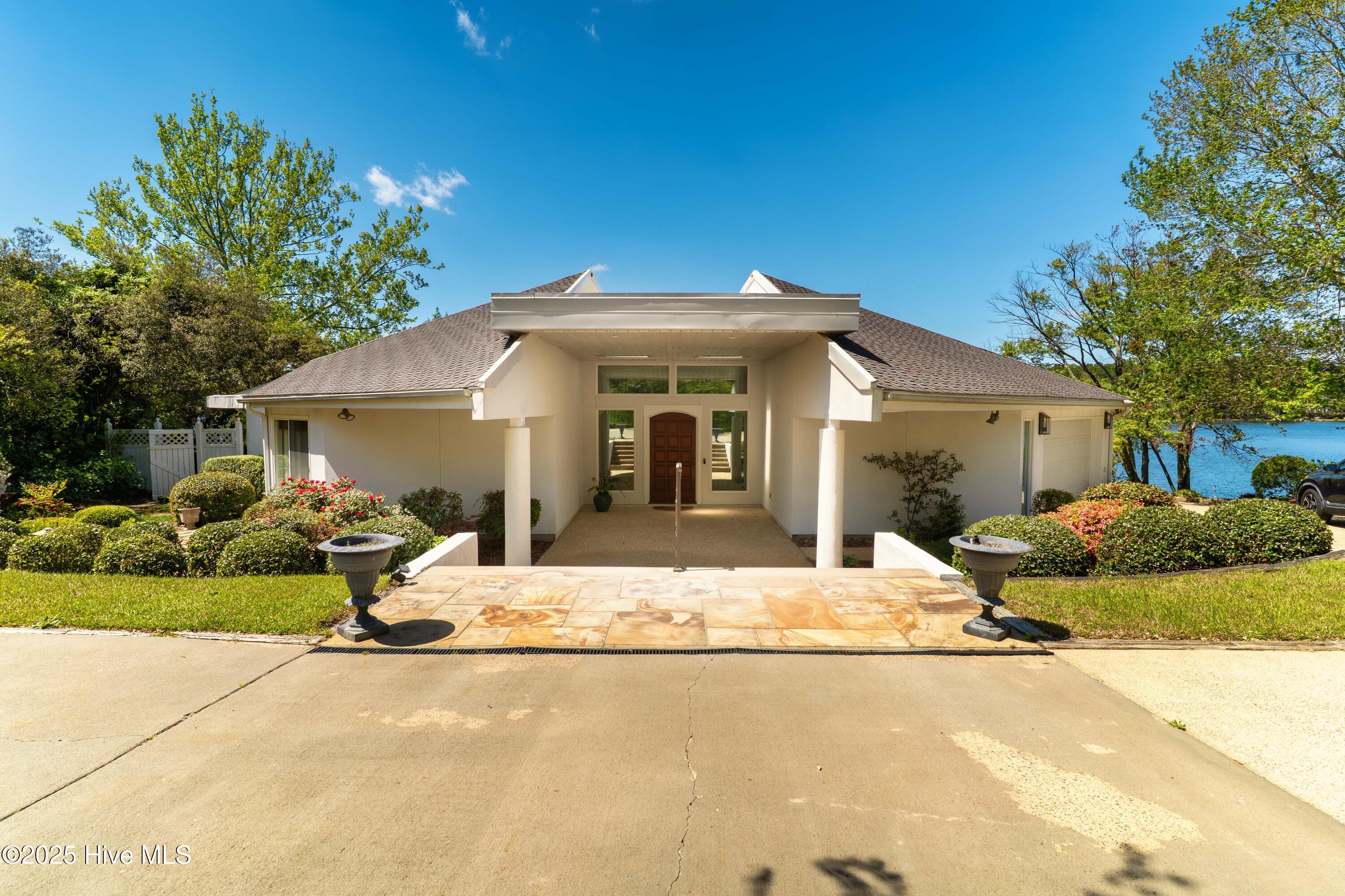 655 Diamondhead EXT-4