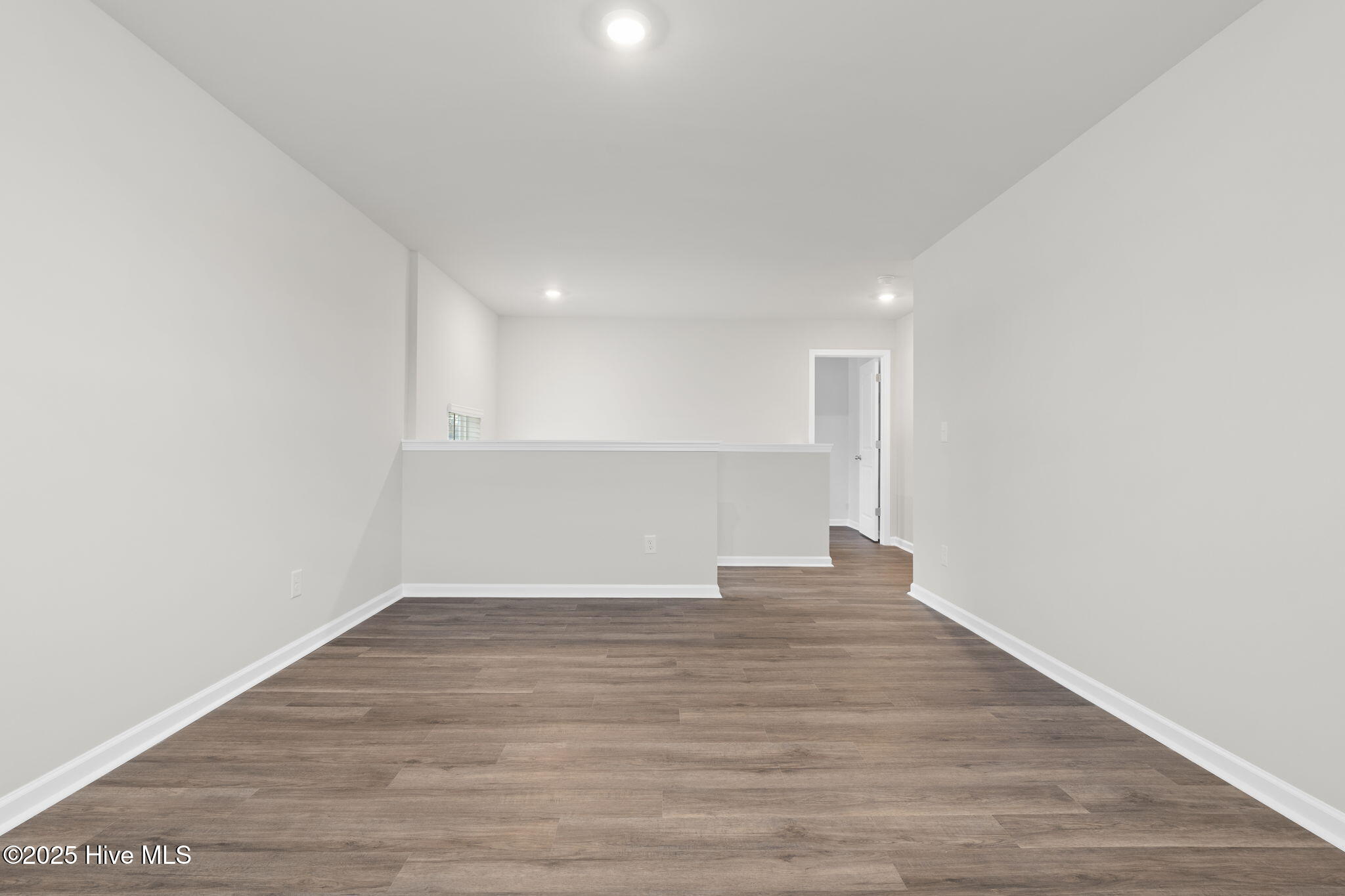 100507185 | Photo 17