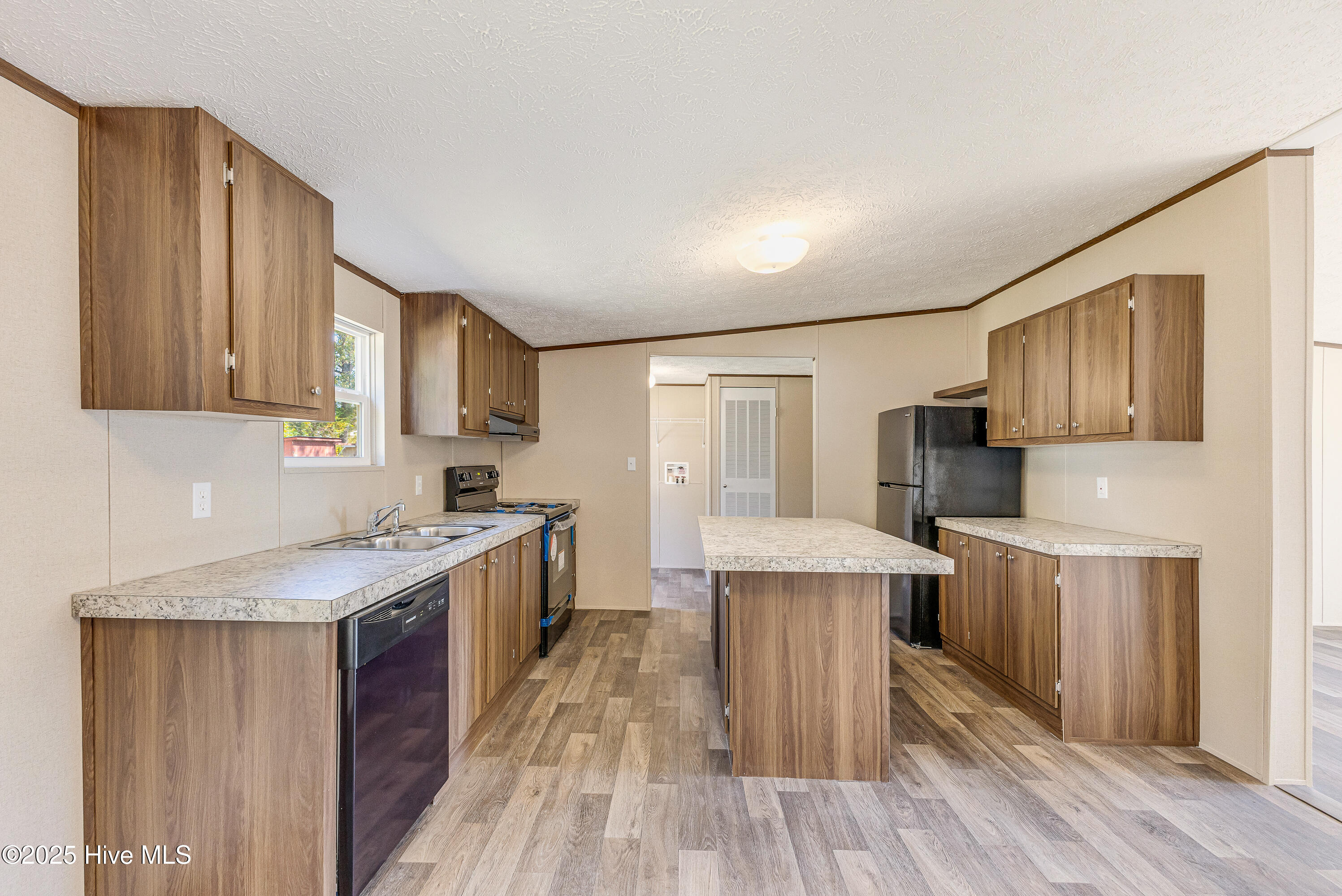 100541007 | Photo 12