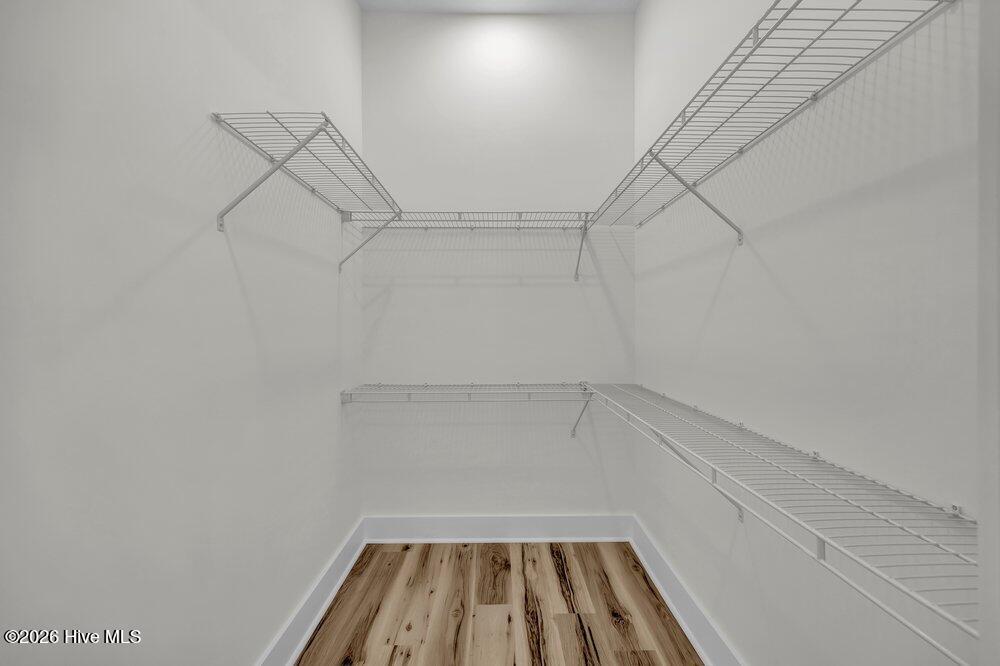 100561234 | Photo 16