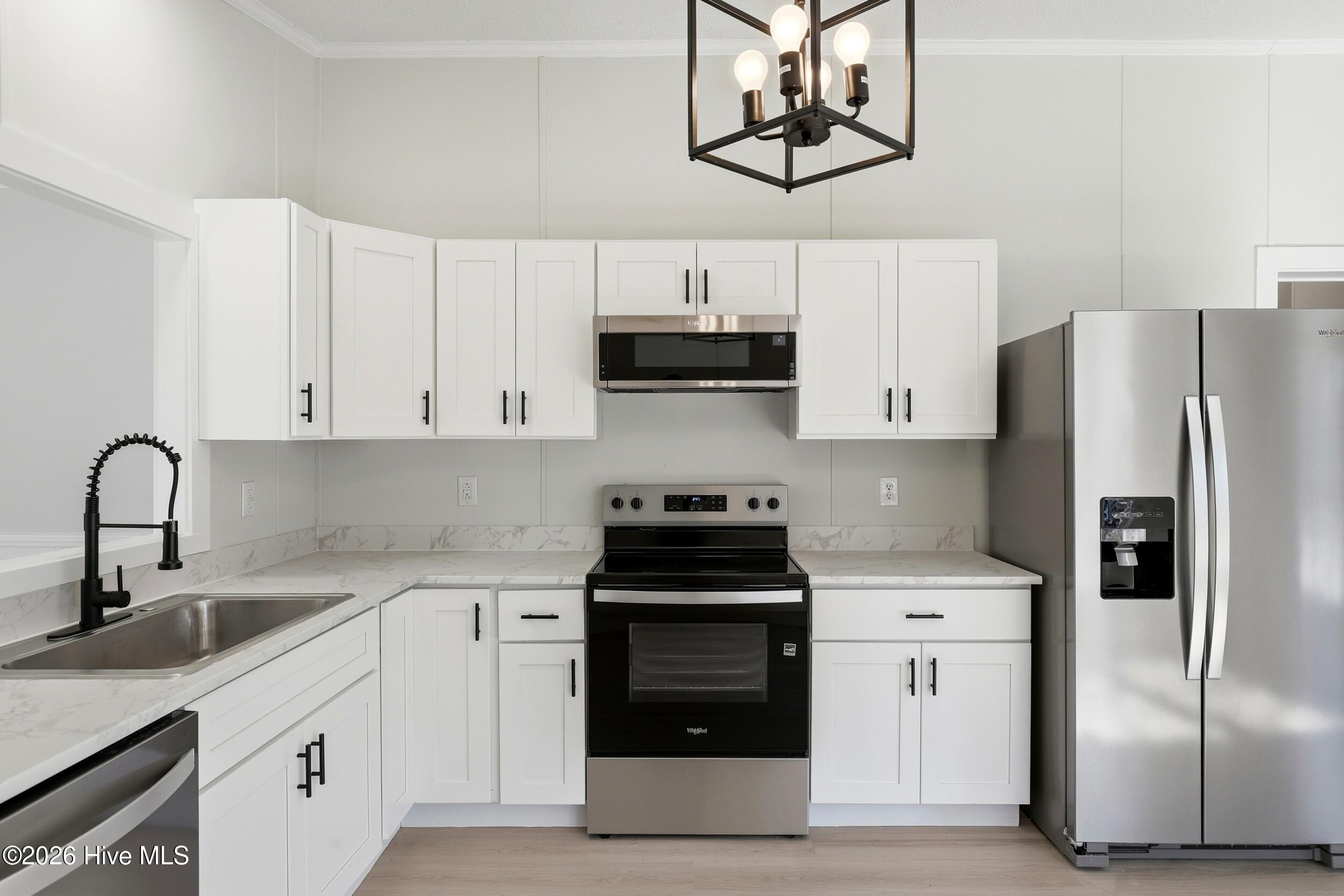 100556681 | Photo 11