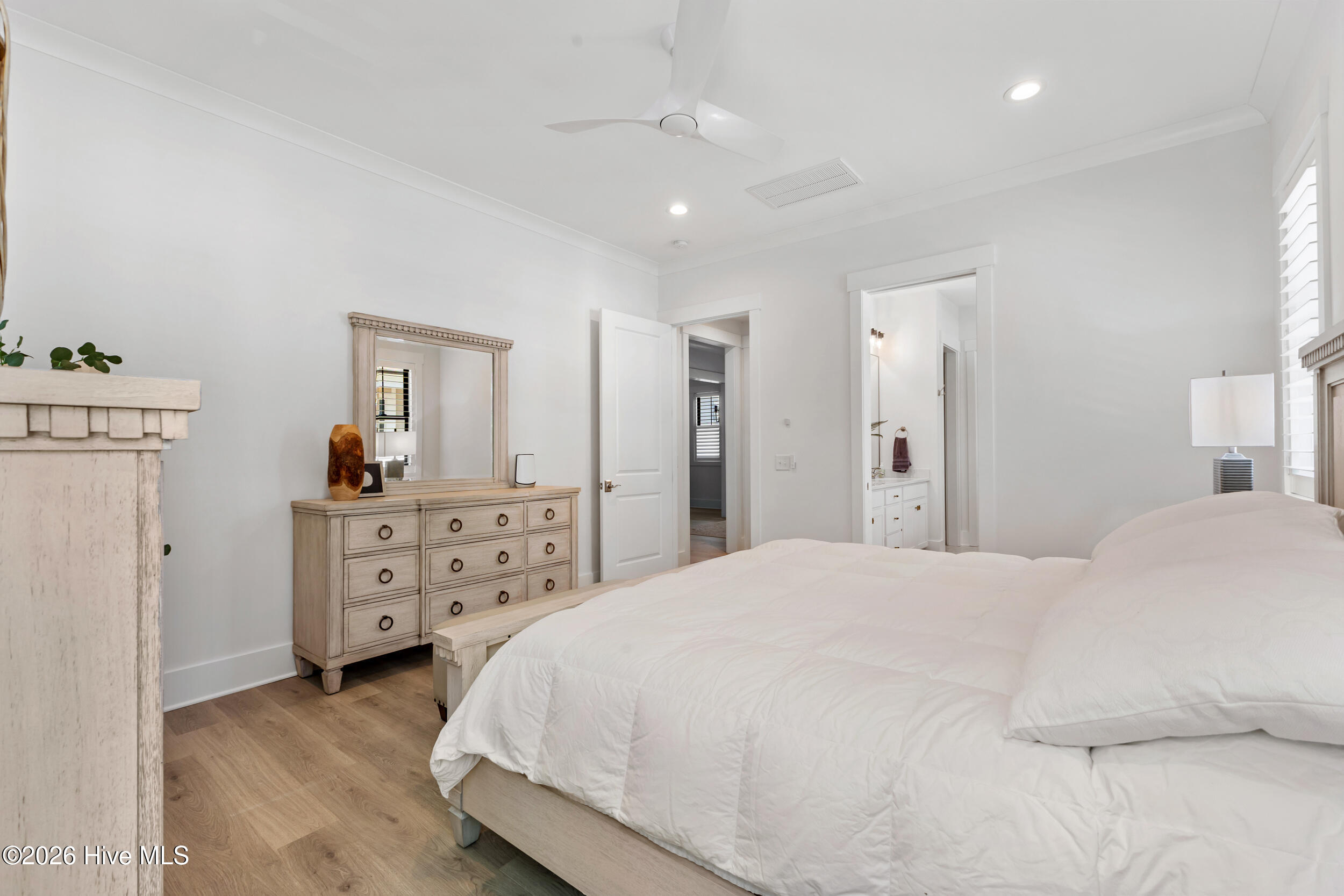 Primary Suite, Main Floor