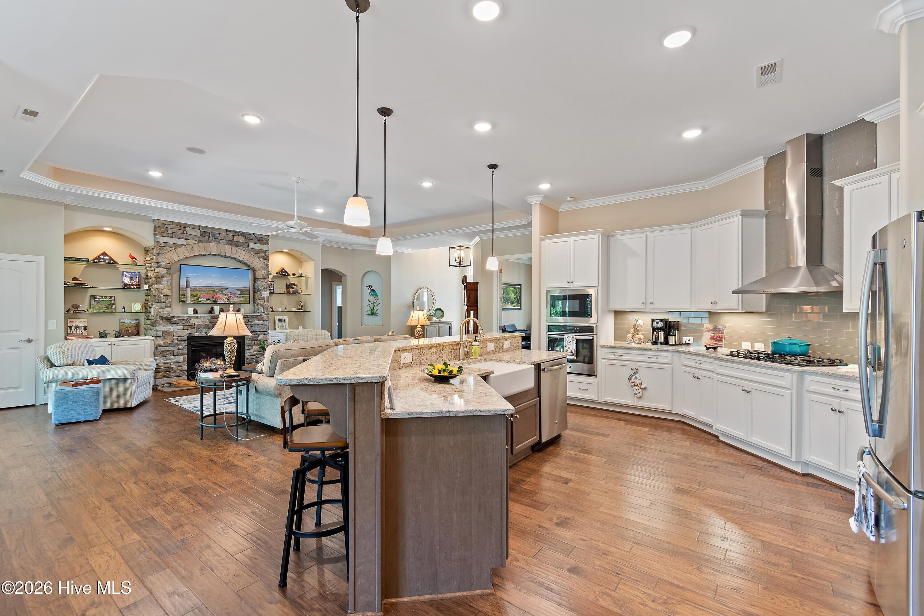 100568990 | Photo 20