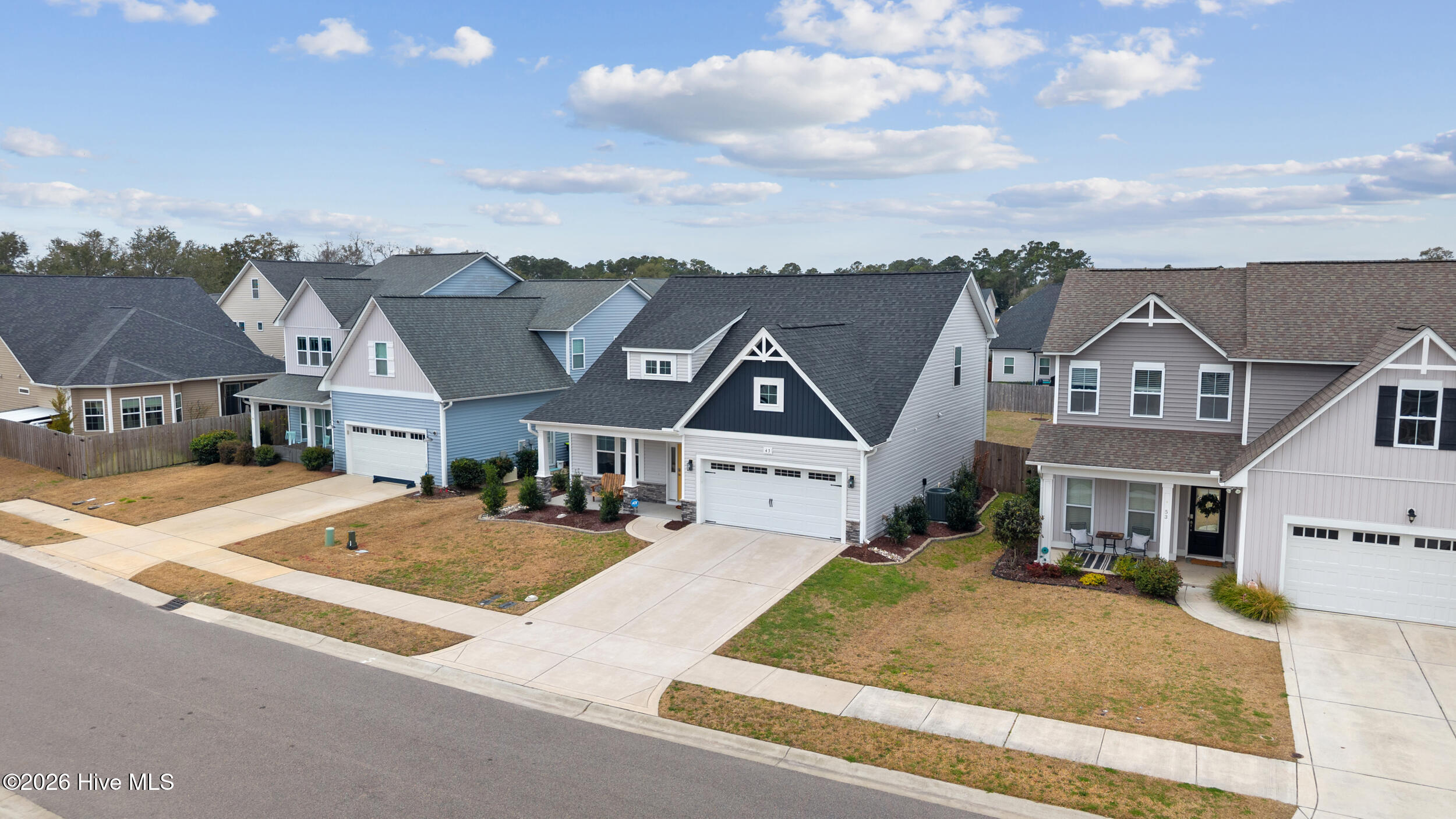 100565855 | Photo 48