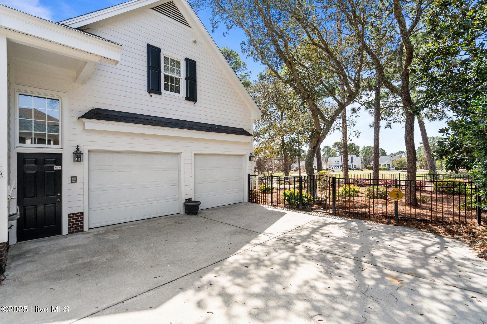 100536215 | Photo 63