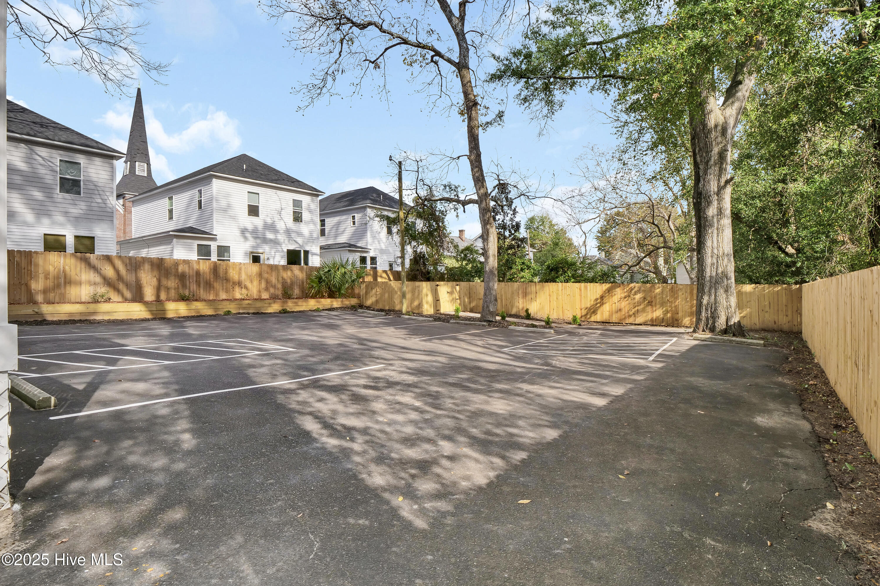 100563181 | Photo 31