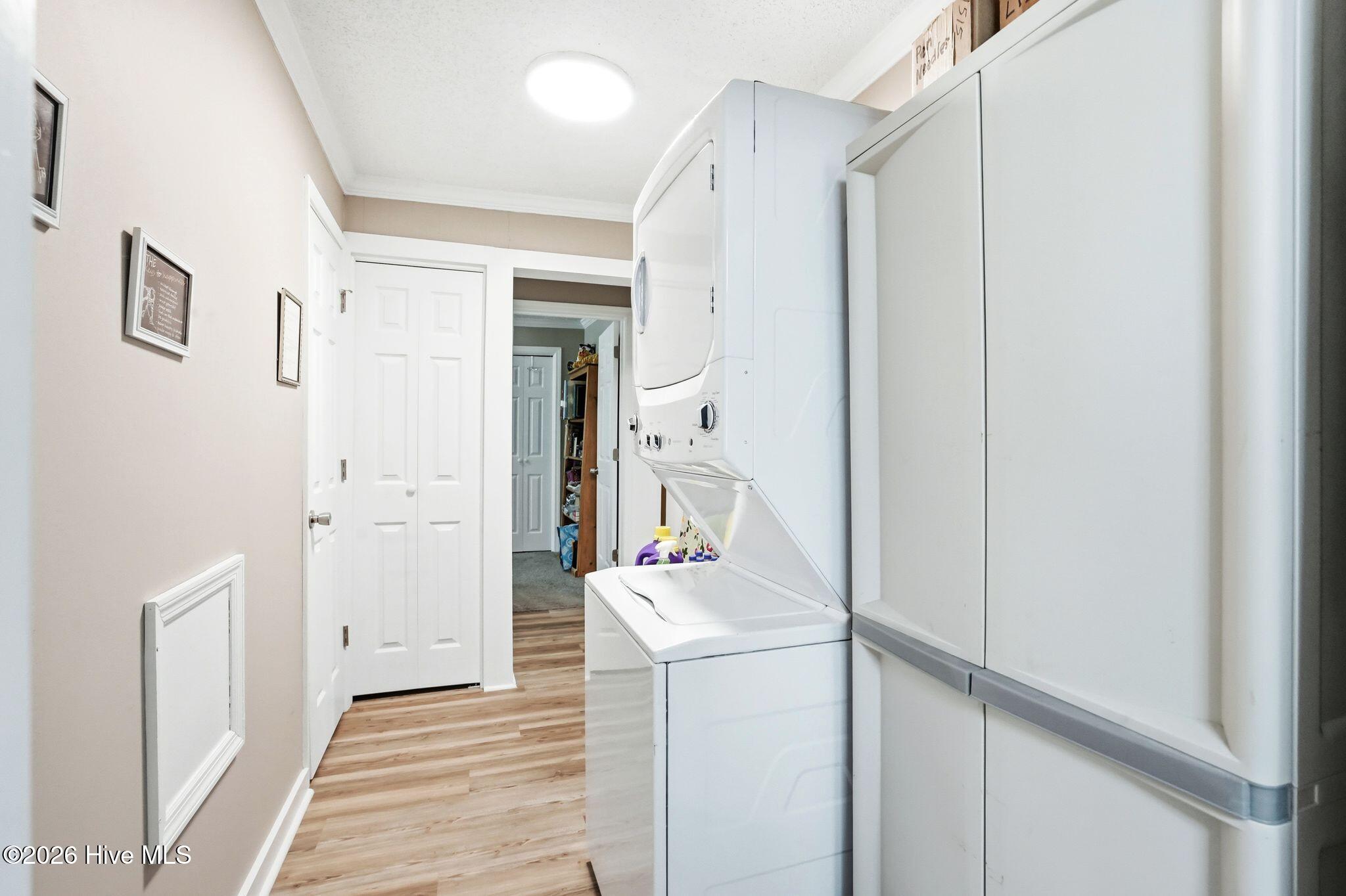 100565882 | Photo 30