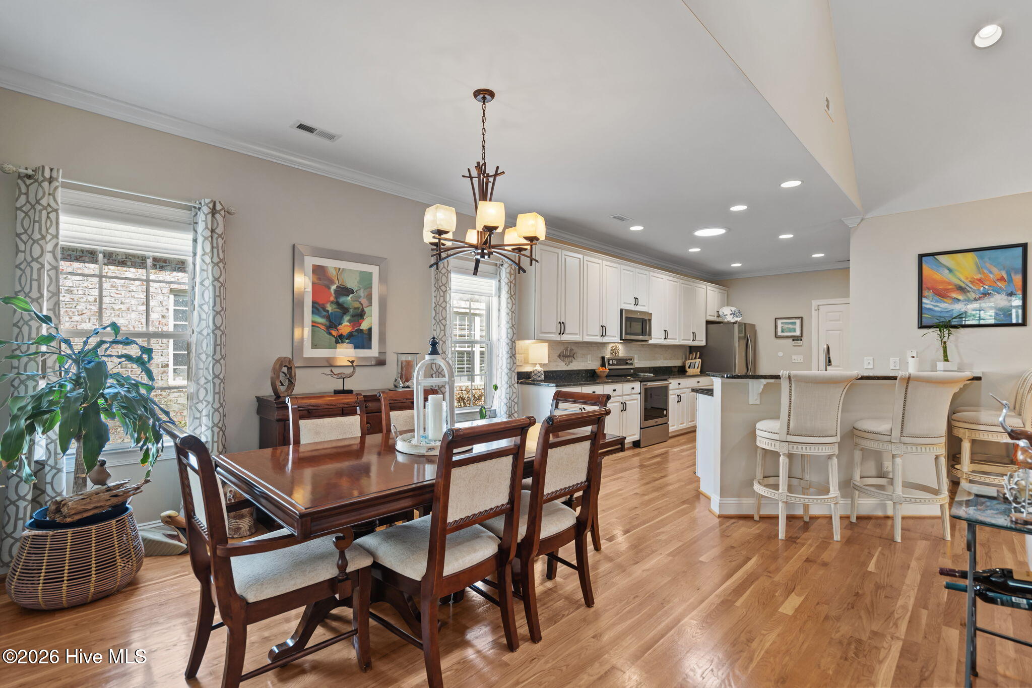 100562248 | Photo 12