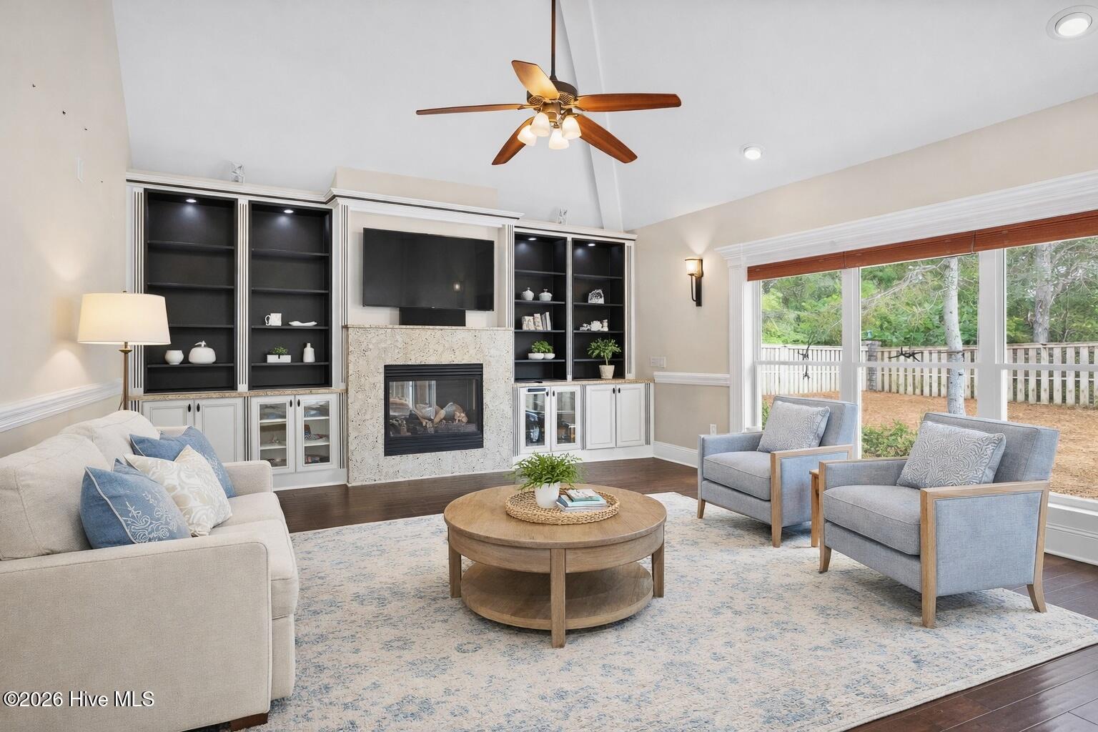 100560240 | Photo 17